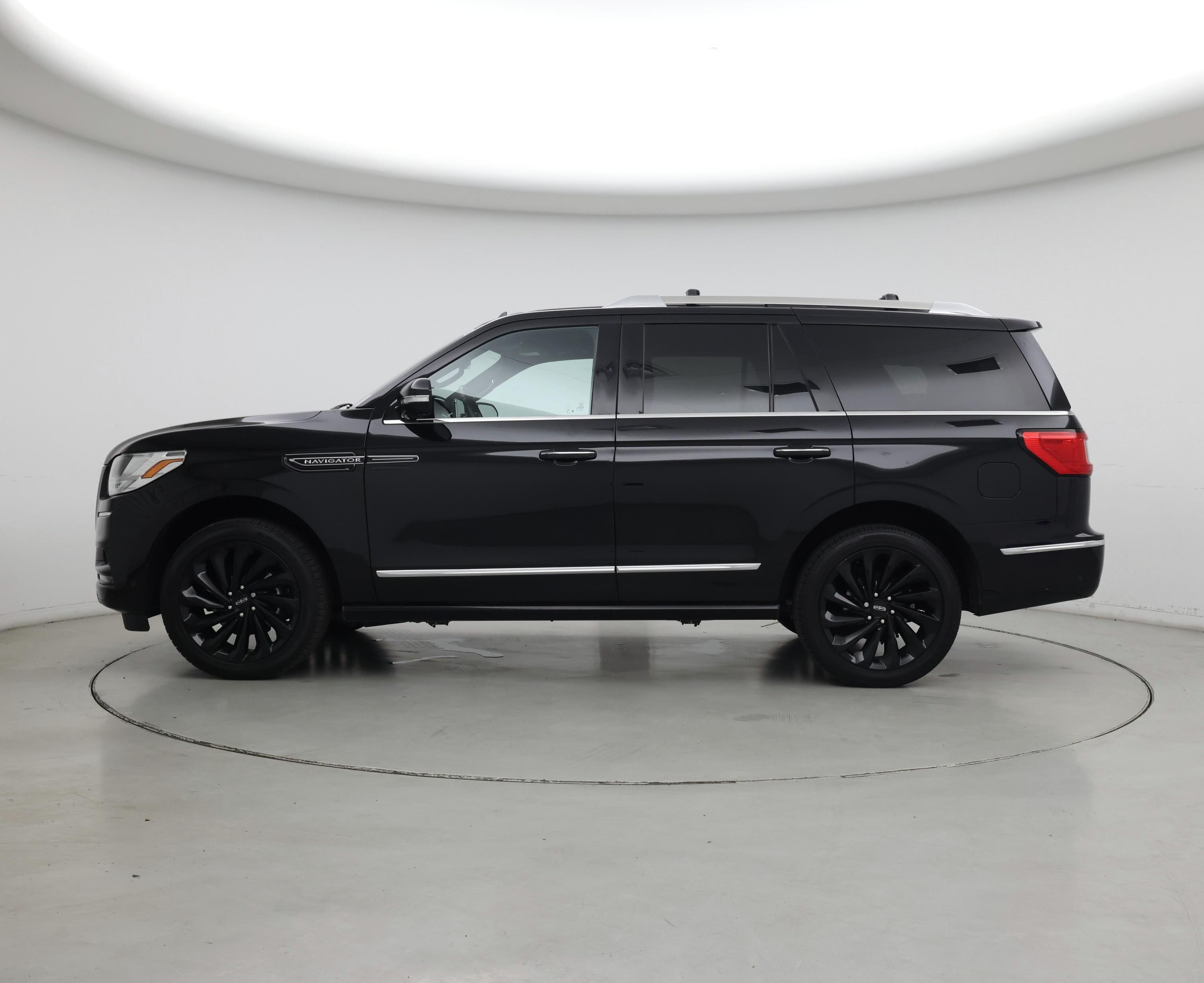 Thumbnail: 2020 Lincoln Navigator - 3