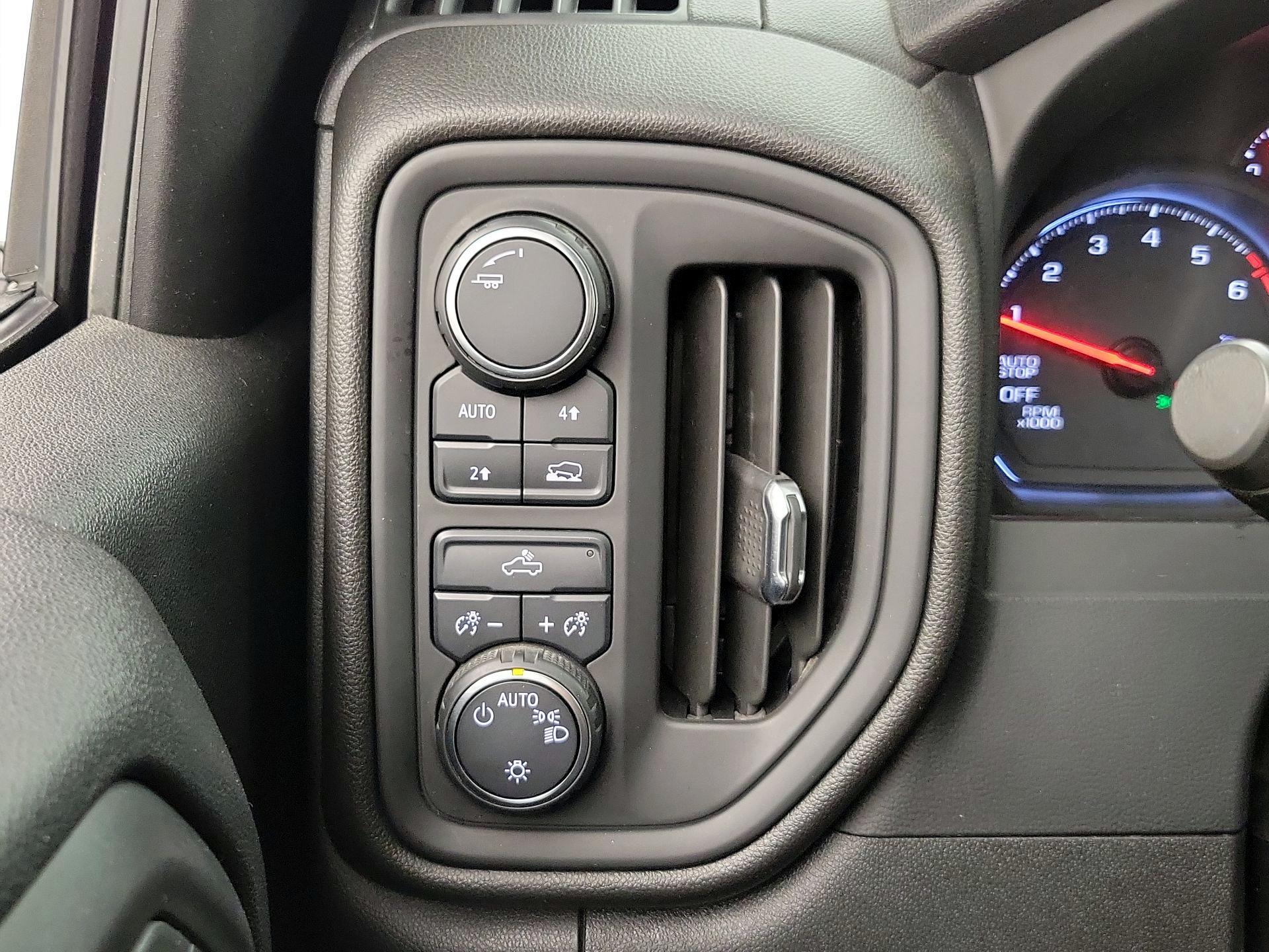 Thumbnail: 2021 Chevrolet Silverado 1500 - 13