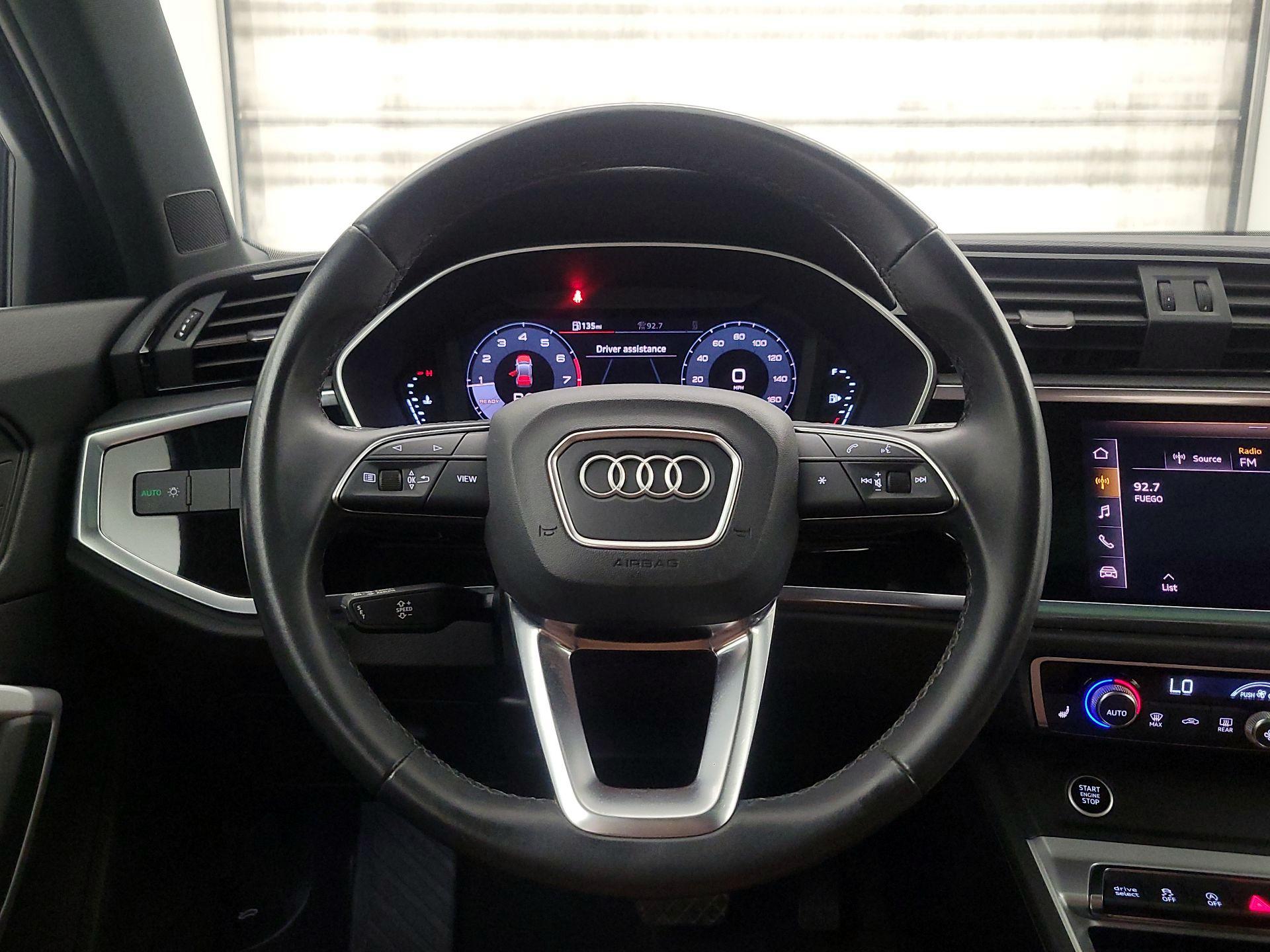 Thumbnail: 2021 Audi Q3 - 10