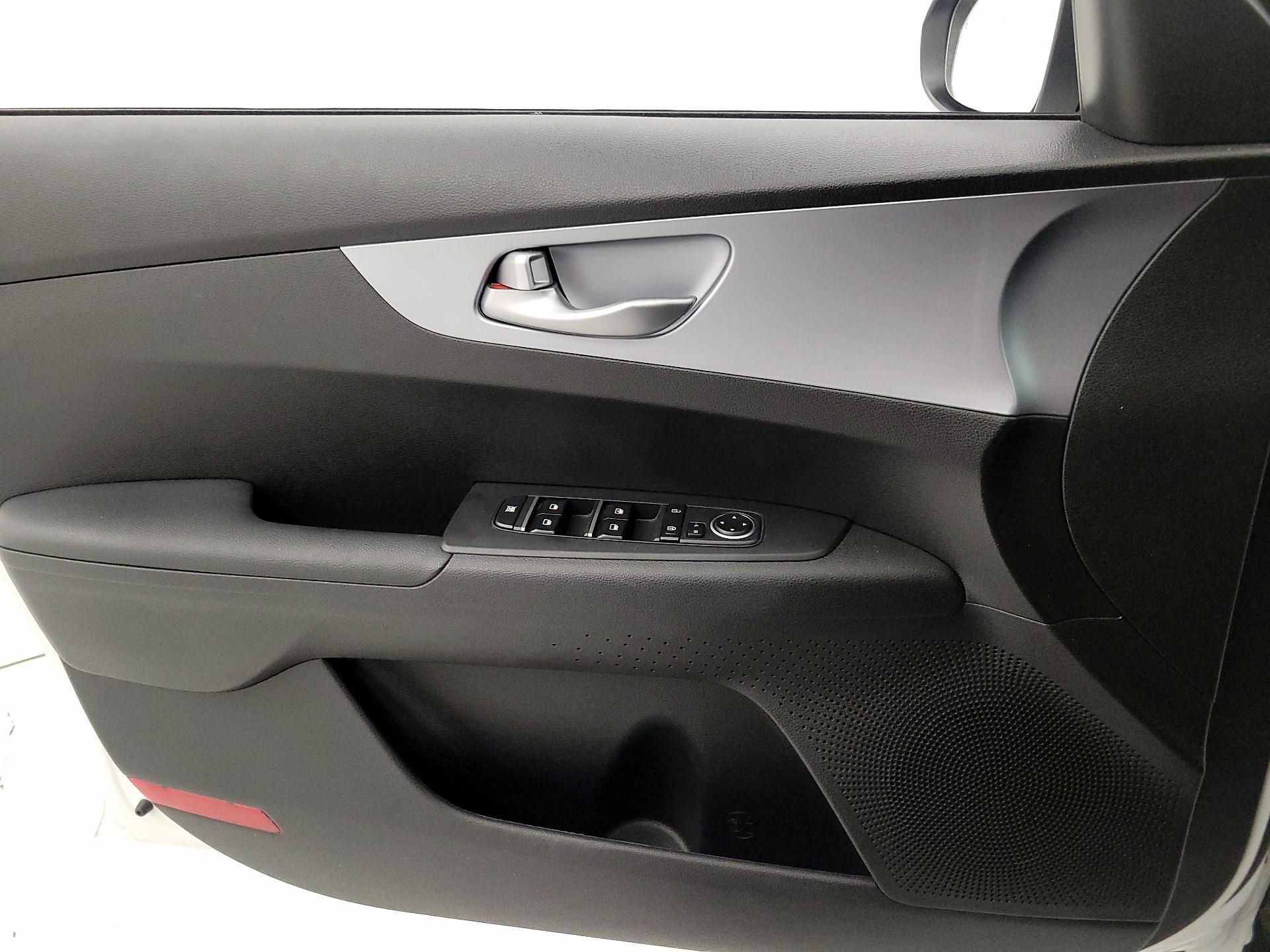 Thumbnail: 2023 Kia Forte - 12