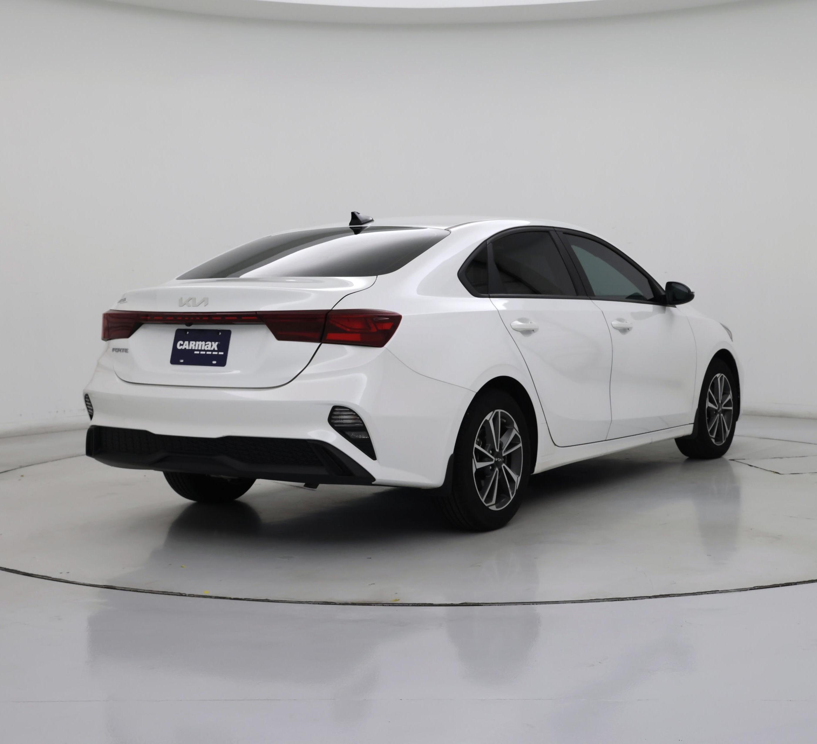 Thumbnail: 2023 Kia Forte - 8