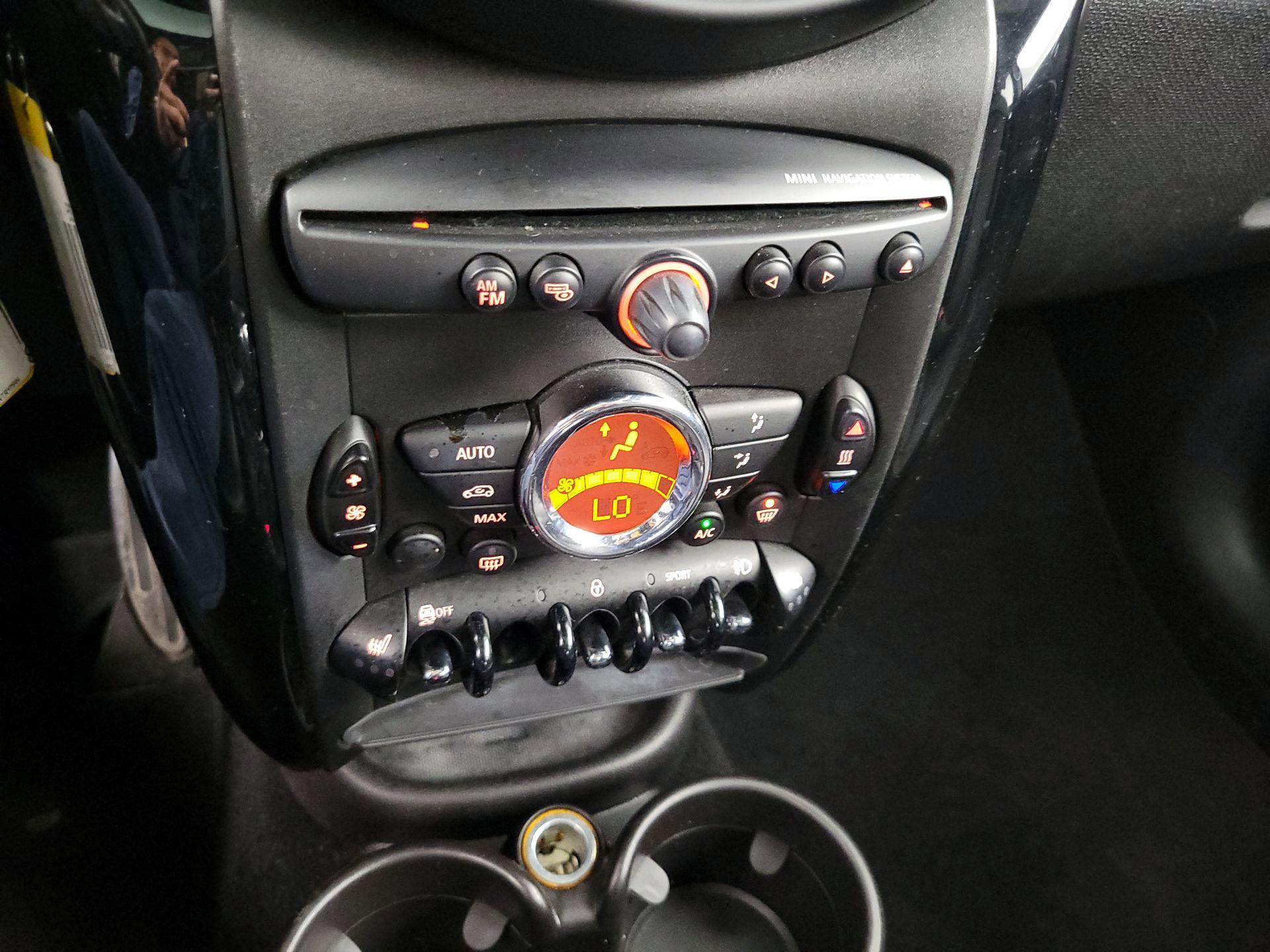 Thumbnail: 2015 MINI Cooper Countryman - 14