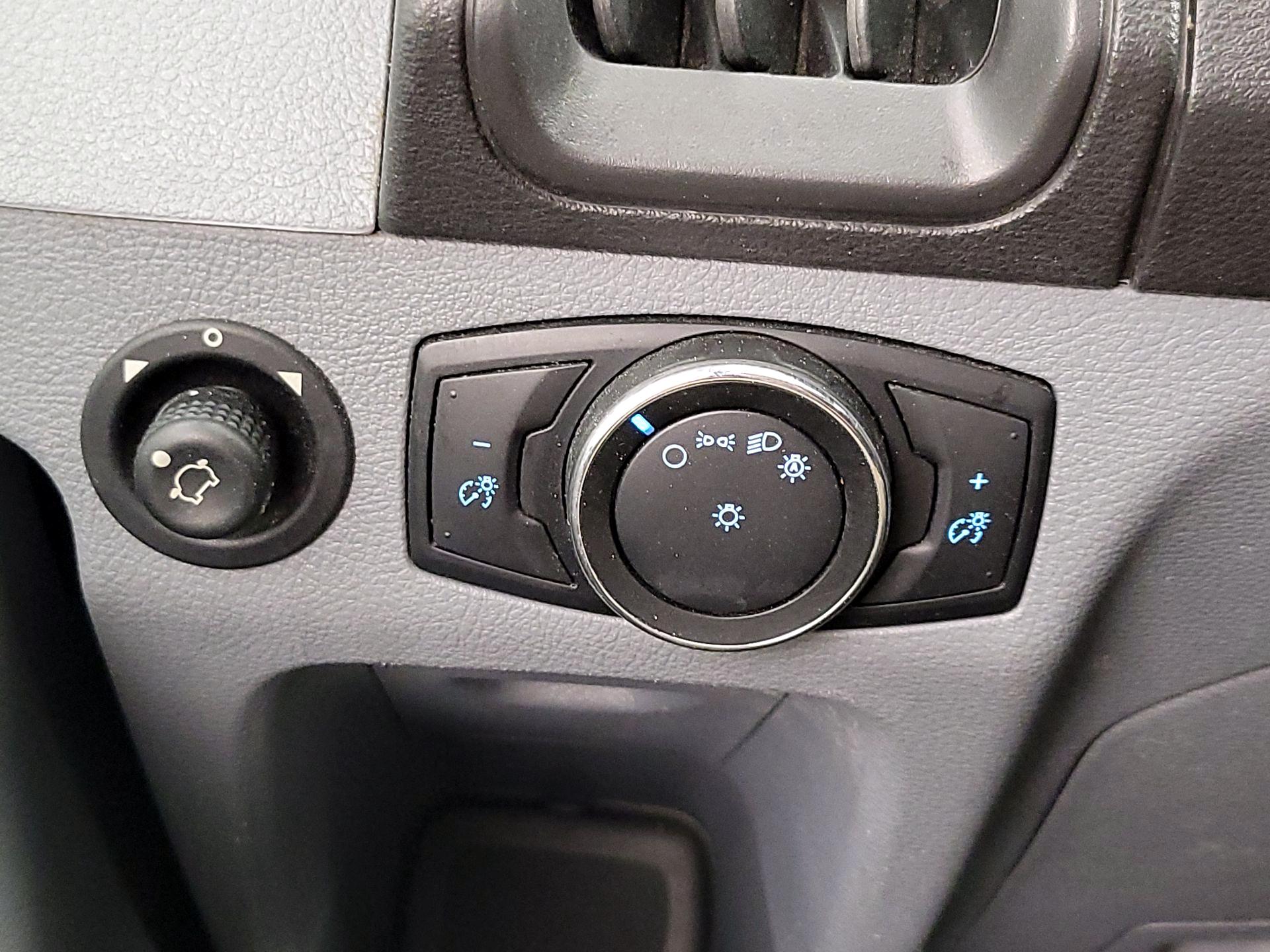 Thumbnail: 2018 Ford Transit Series - 13