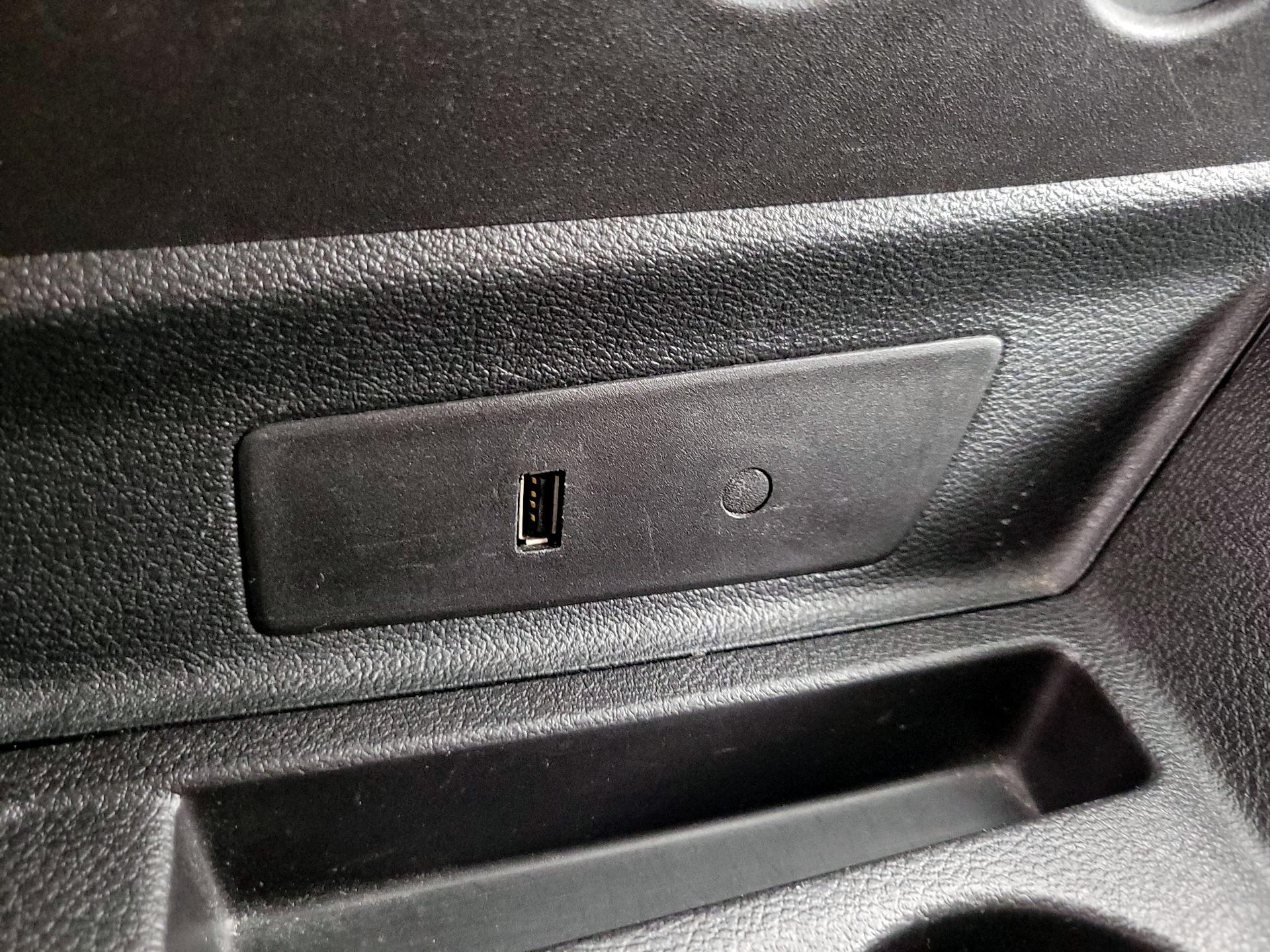 Thumbnail: 2018 Ford Transit Series - 18