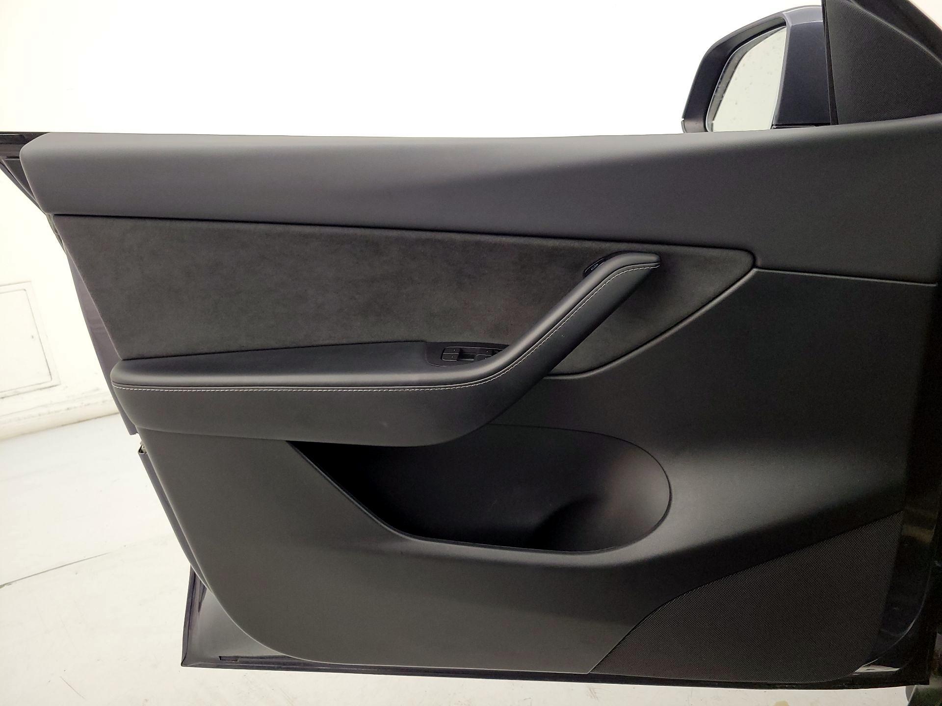 Thumbnail: 2022 Tesla Model Y - 12