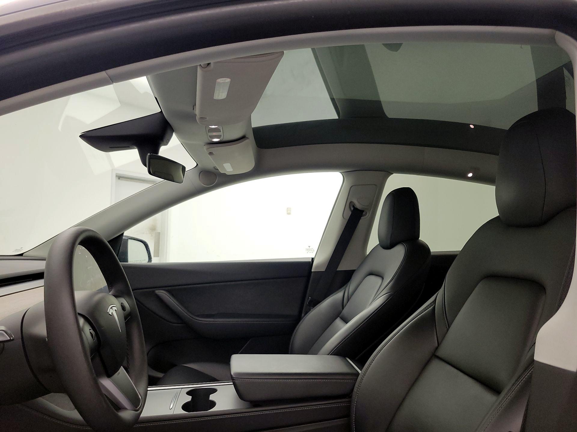 Thumbnail: 2022 Tesla Model Y - 17