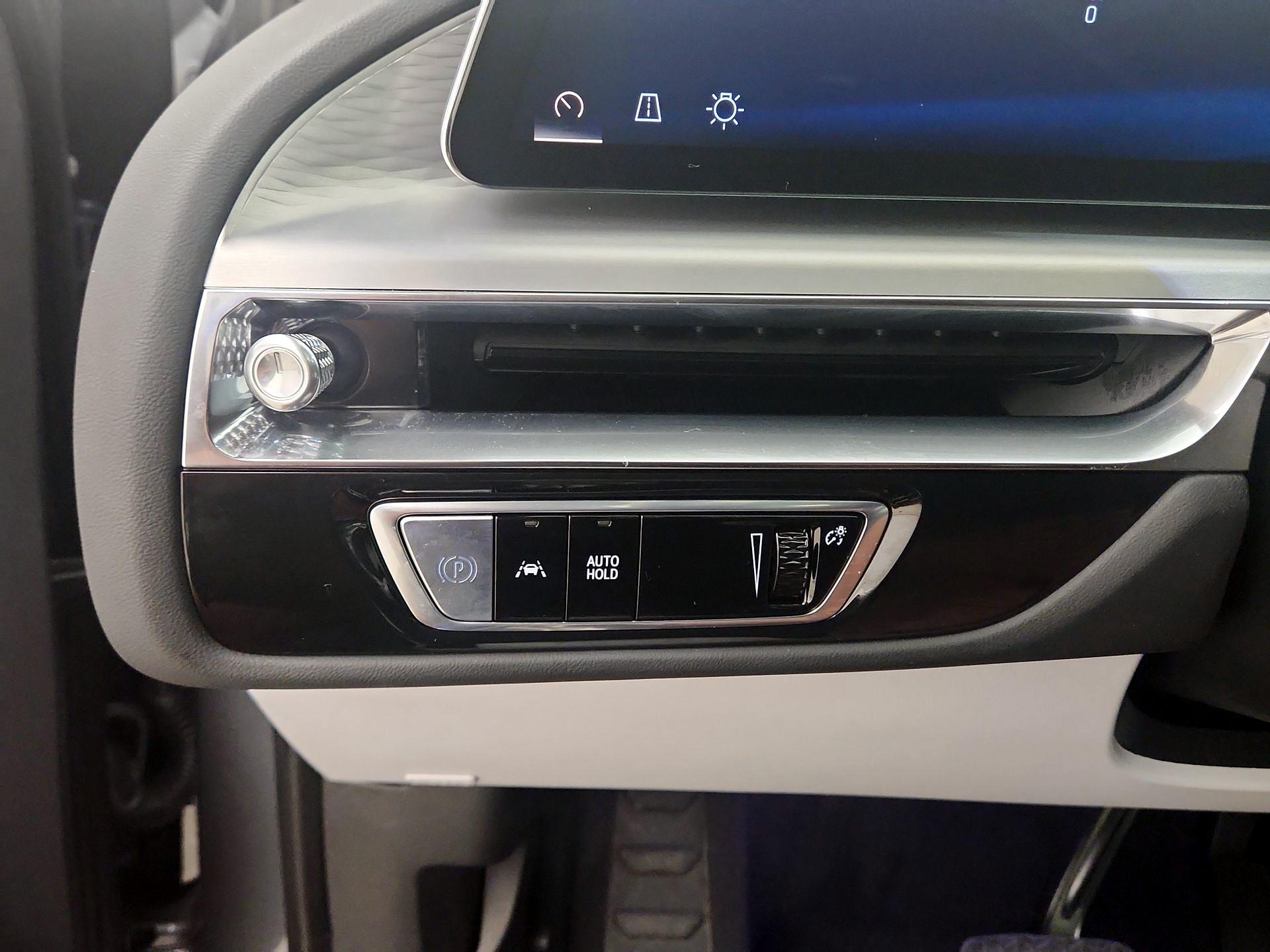 Thumbnail: 2023 Cadillac Lyriq - 13