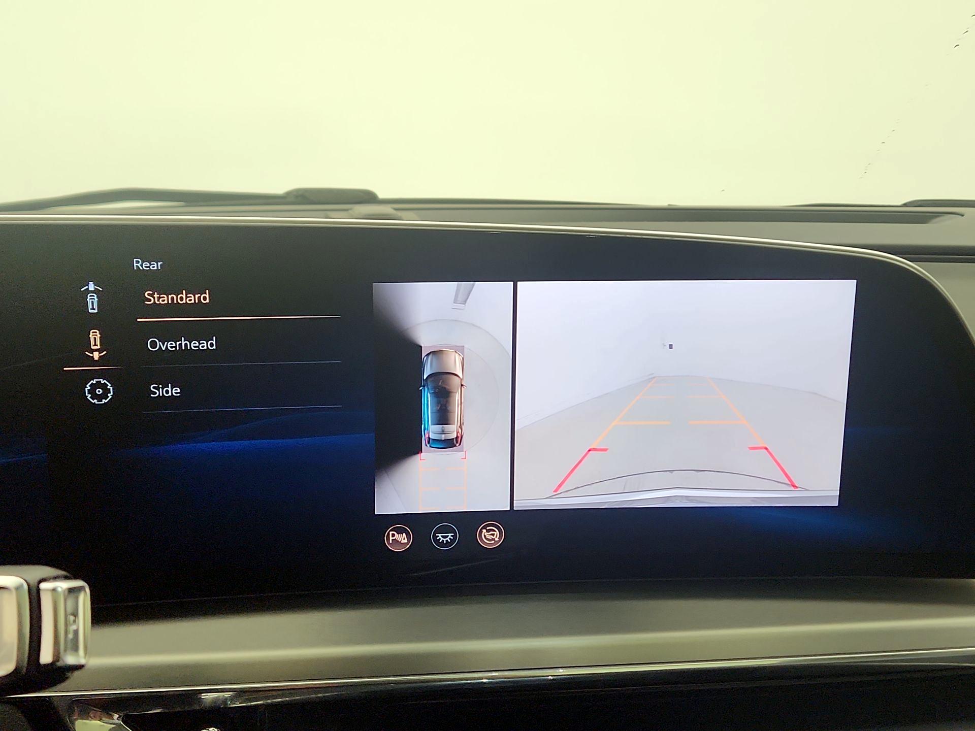 Thumbnail: 2023 Cadillac Lyriq - 15