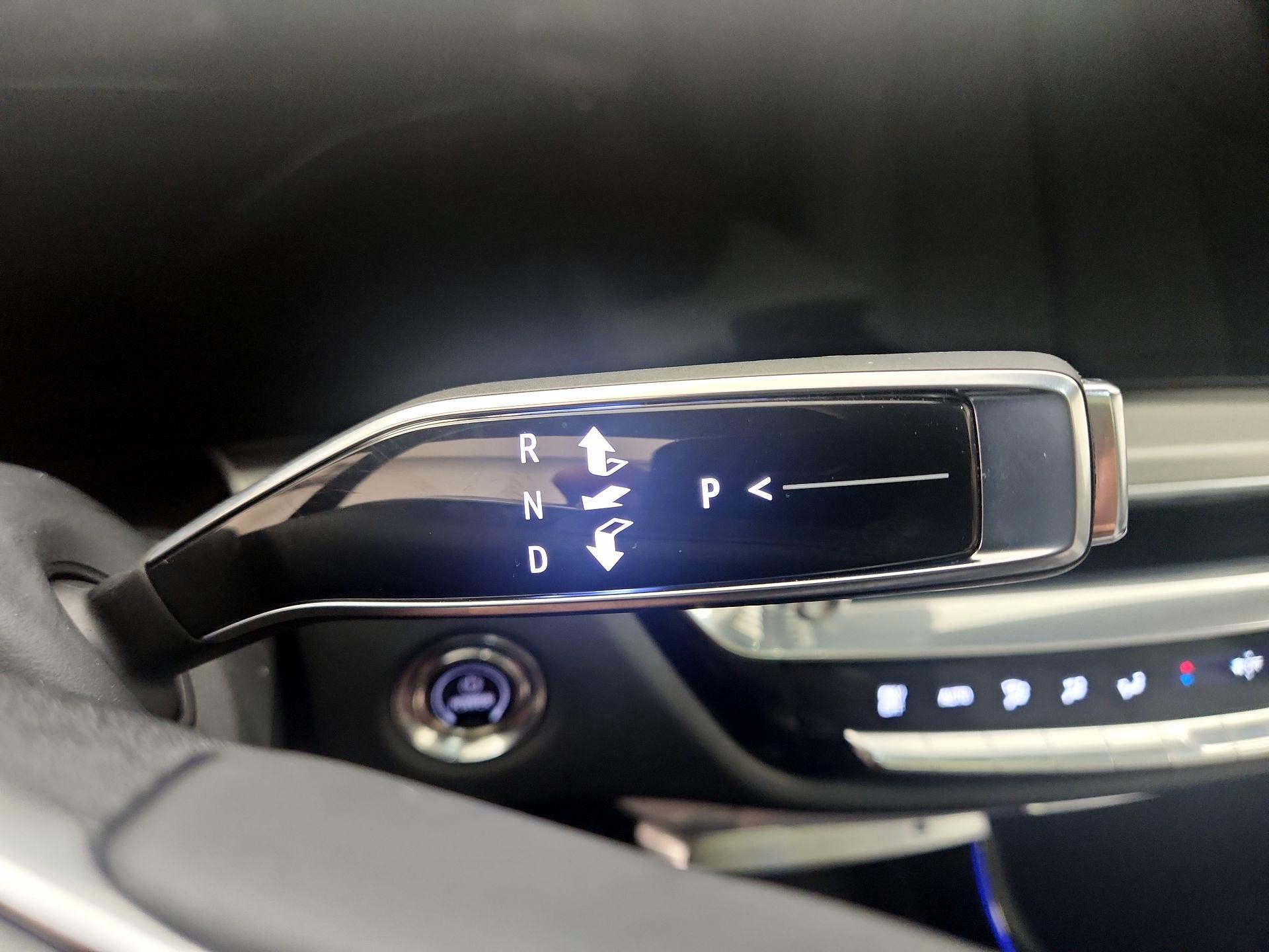 Thumbnail: 2023 Cadillac Lyriq - 18