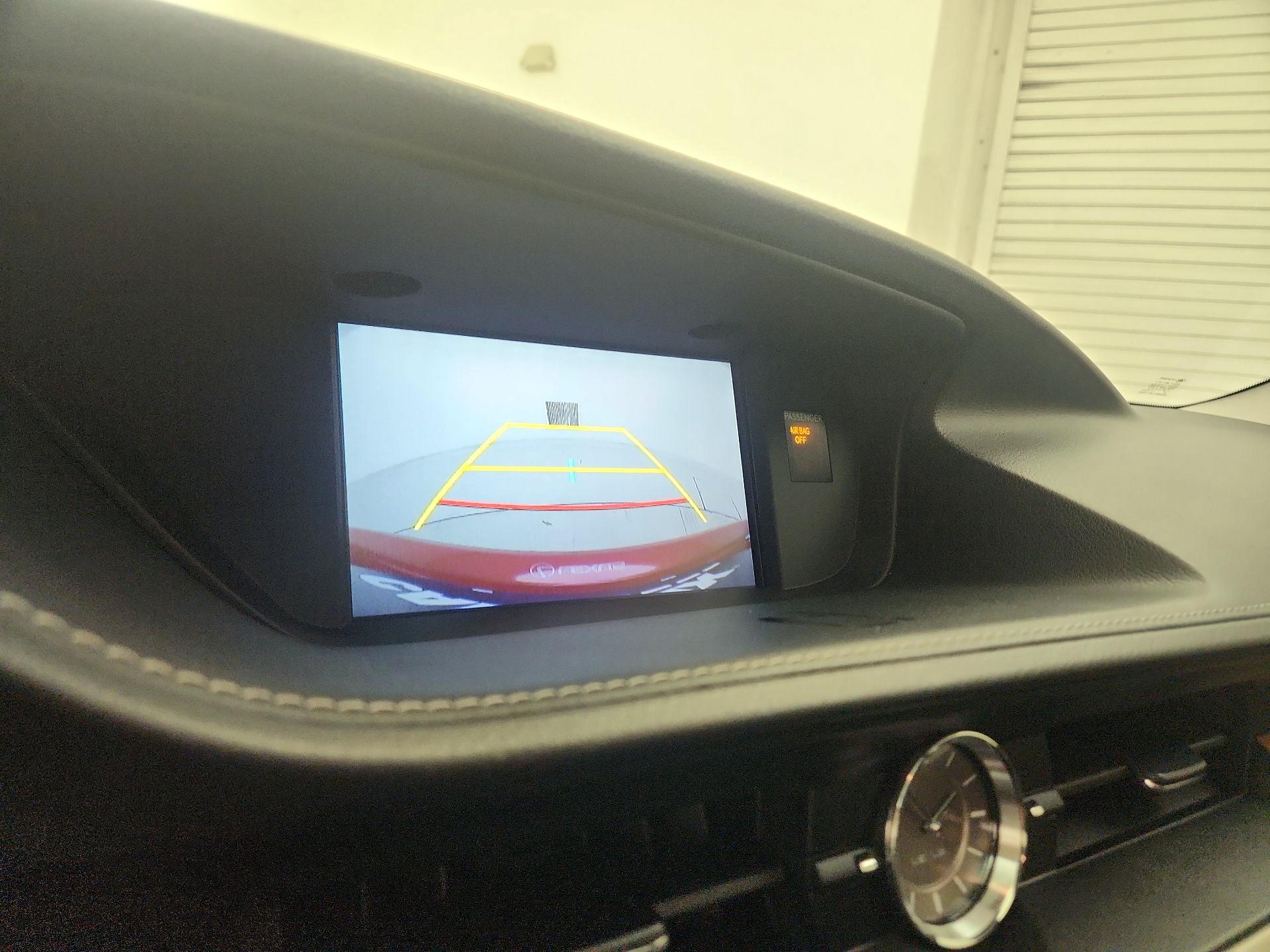 Thumbnail: 2015 Lexus ES - 15