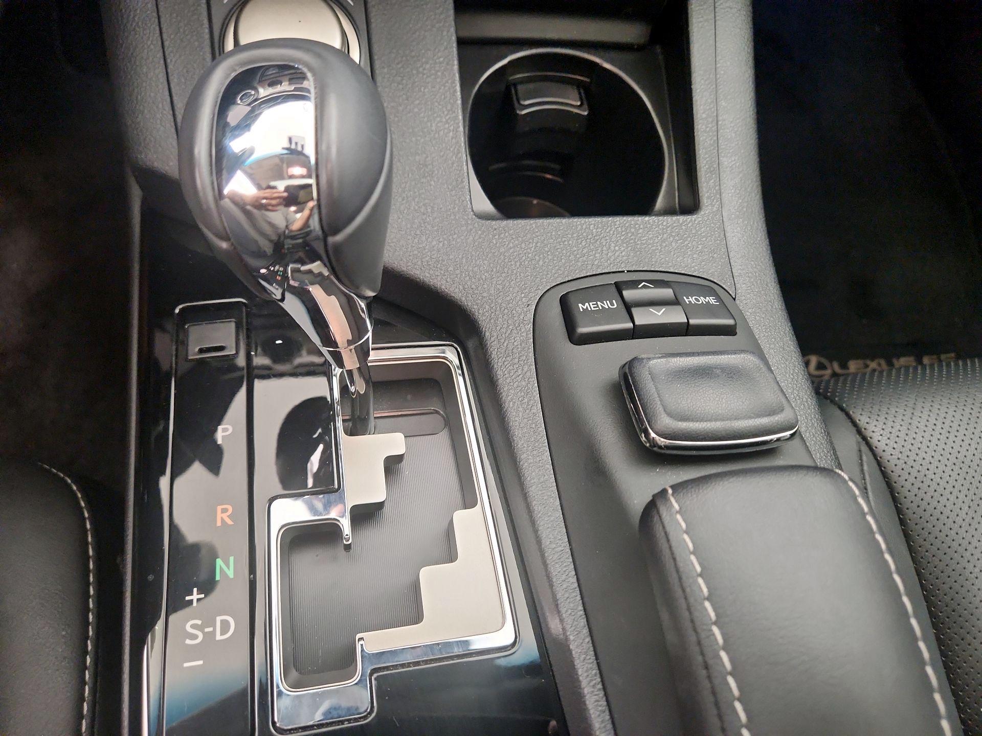 Thumbnail: 2015 Lexus ES - 18