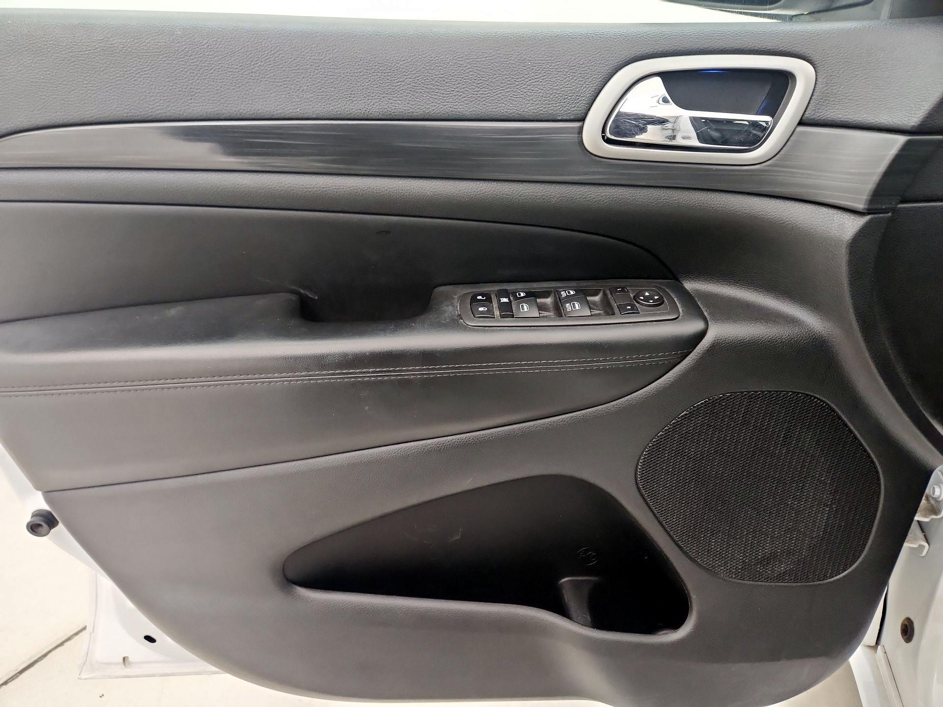 Thumbnail: 2021 Jeep Grand Cherokee - 12