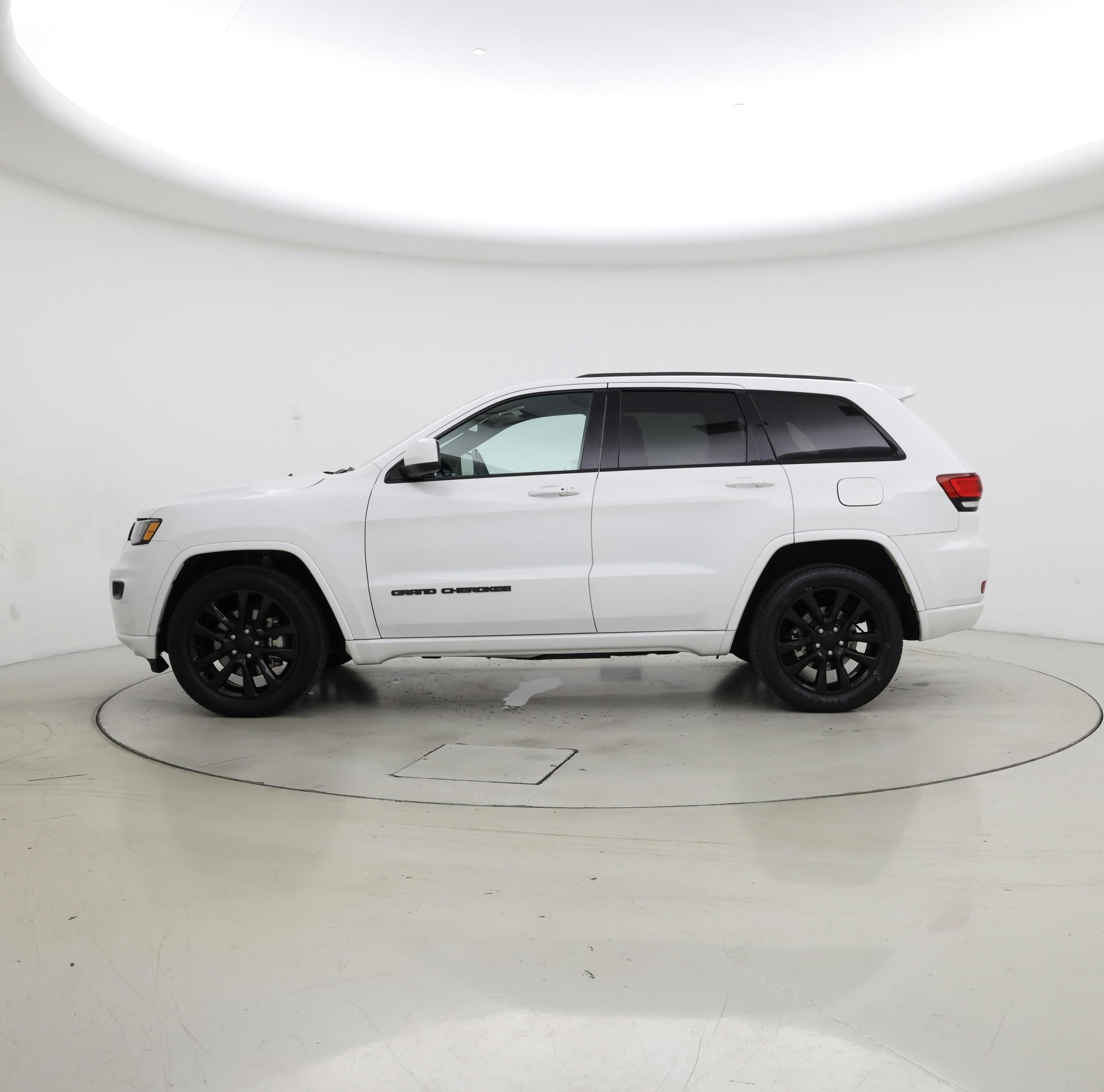 Thumbnail: 2021 Jeep Grand Cherokee - 3