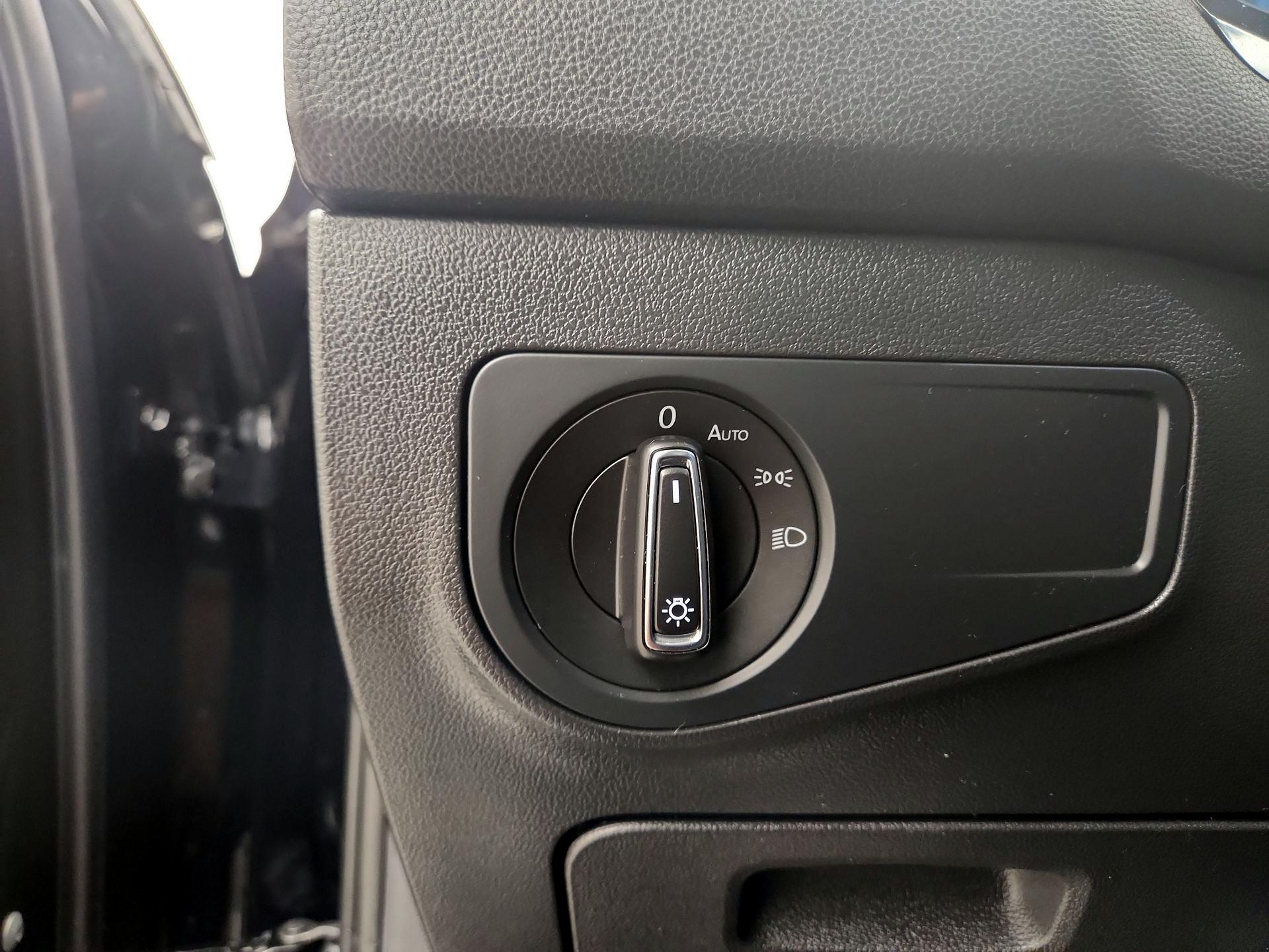 Thumbnail: 2023 Volkswagen Tiguan - 13