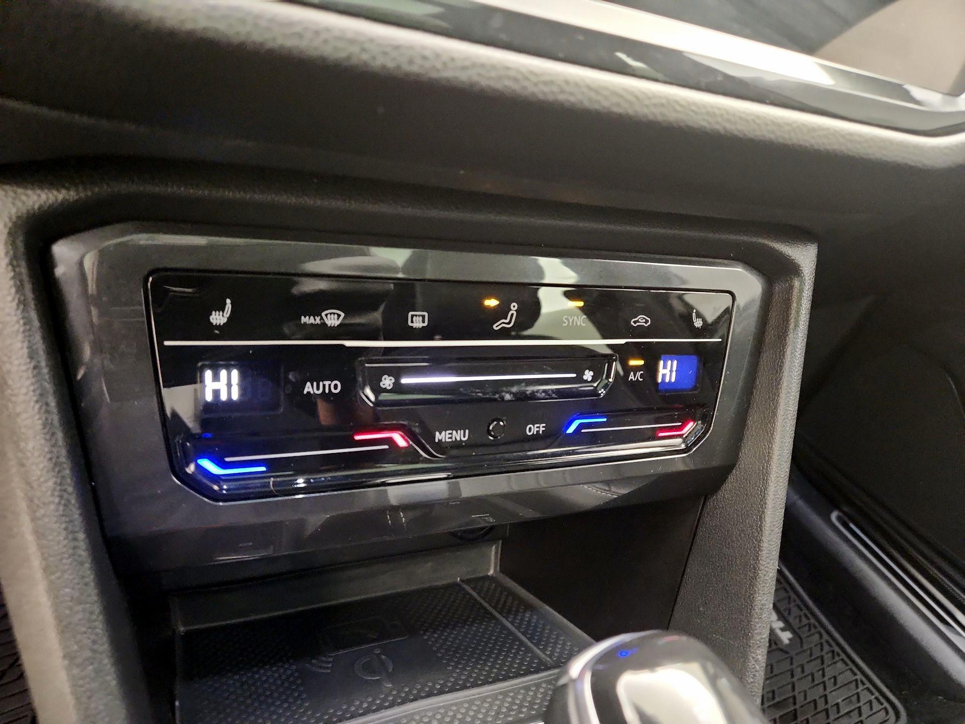 Thumbnail: 2023 Volkswagen Tiguan - 16