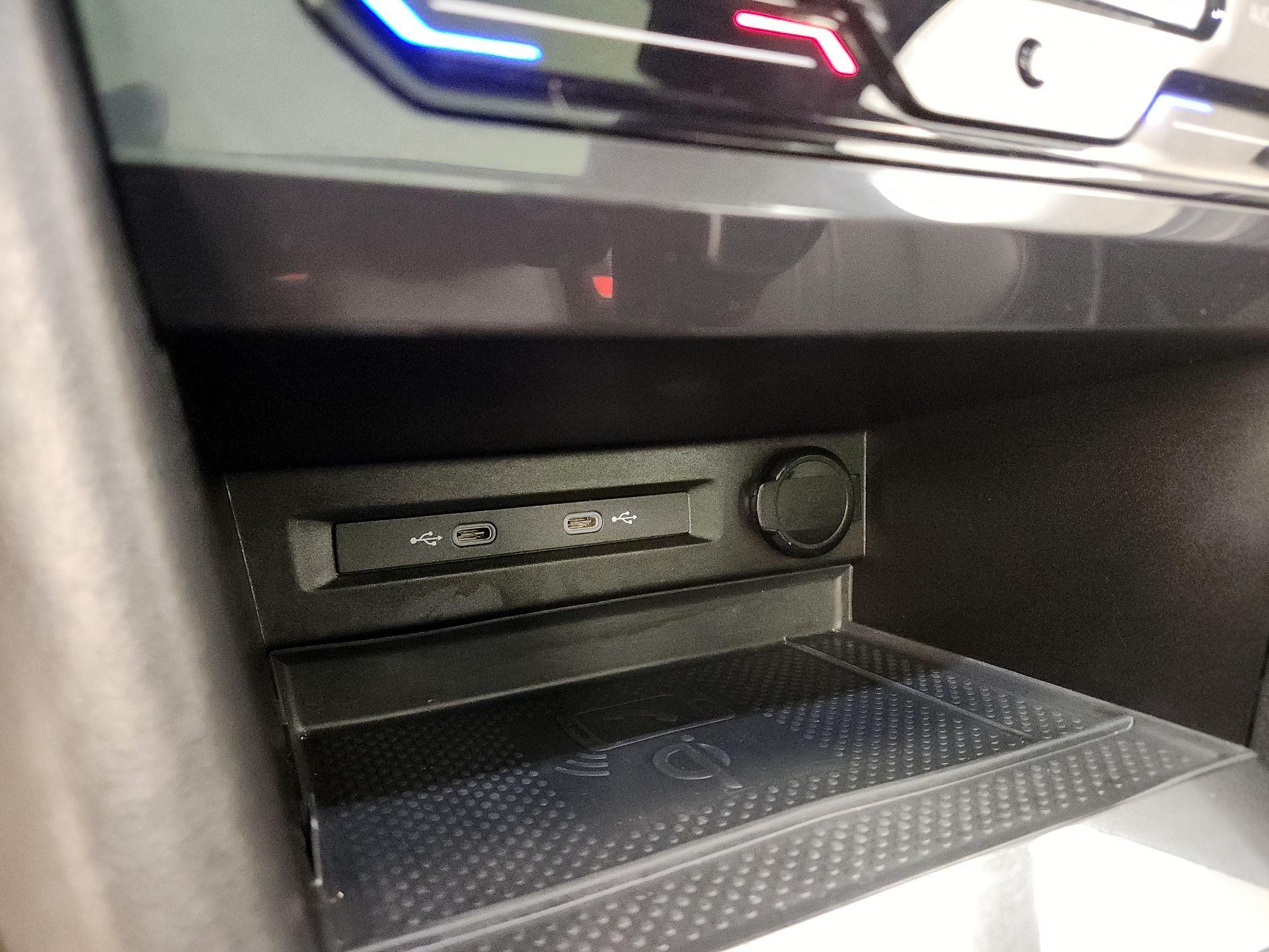 Thumbnail: 2023 Volkswagen Tiguan - 18