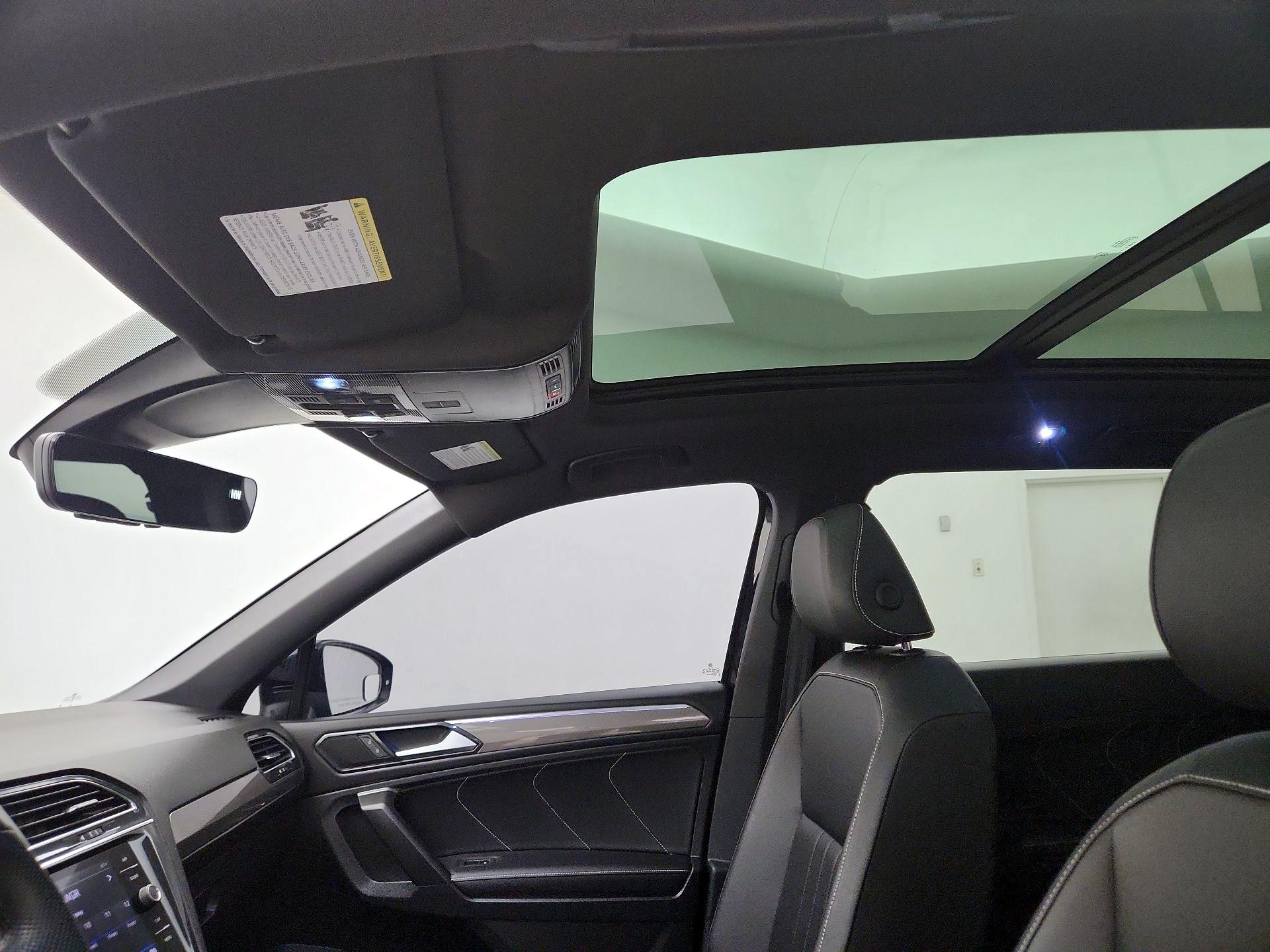 Thumbnail: 2023 Volkswagen Tiguan - 19