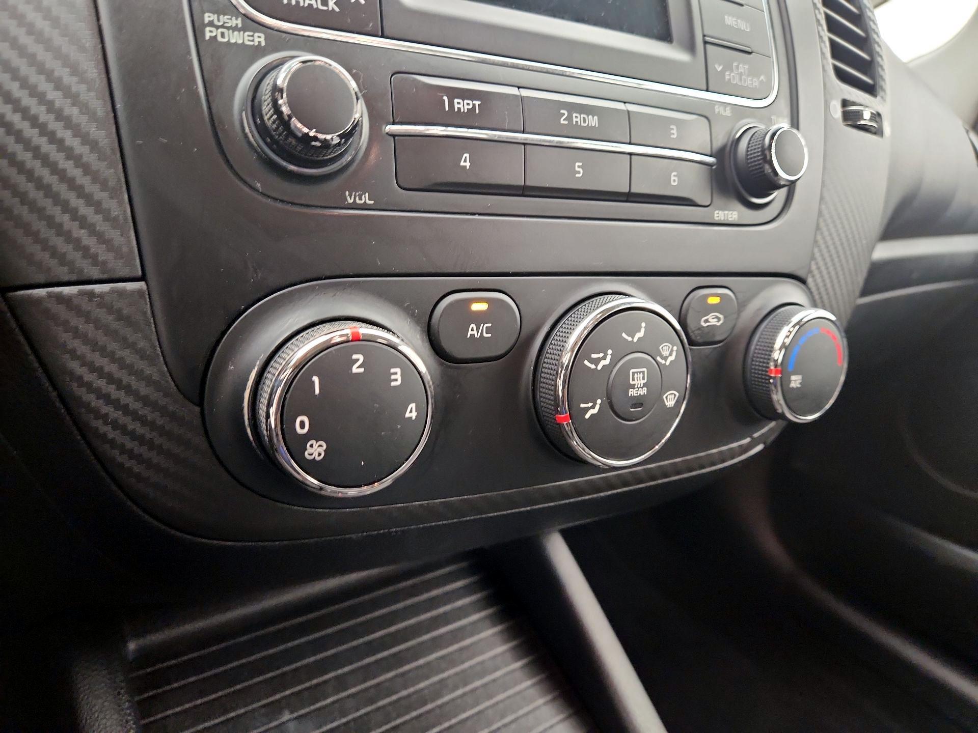 Thumbnail: 2015 Kia Forte - 15