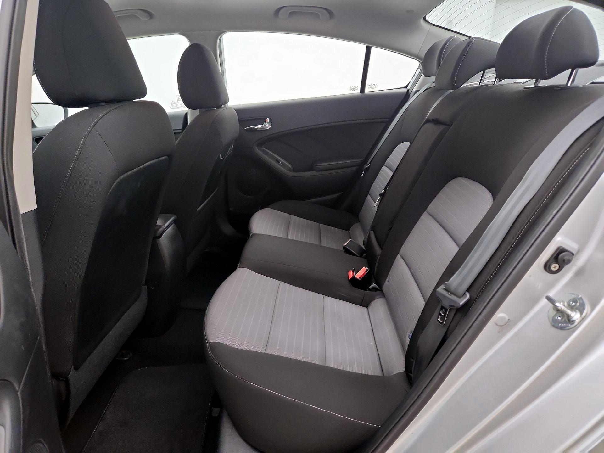 Thumbnail: 2015 Kia Forte - 18