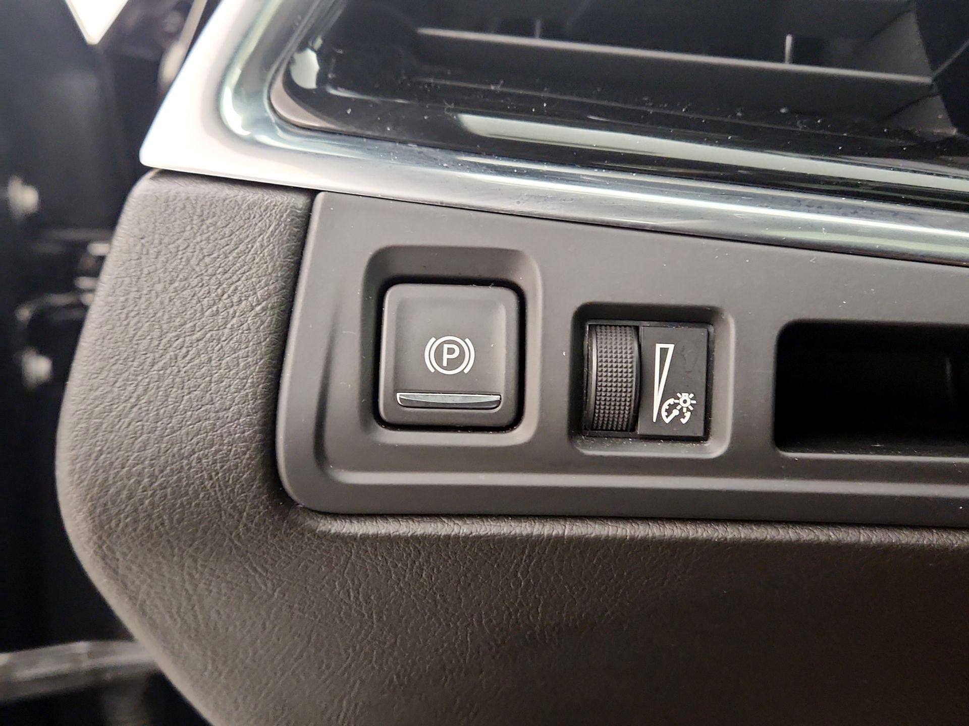 Thumbnail: 2023 Cadillac XT6 - 13