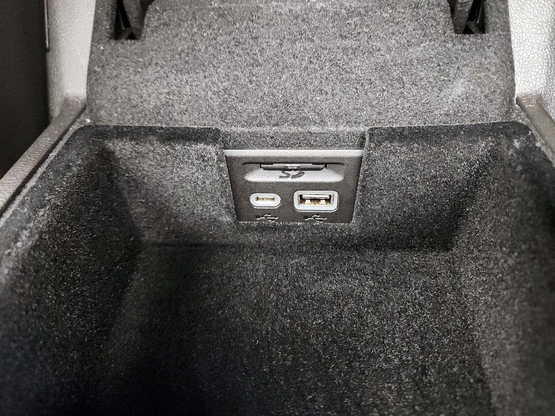 Thumbnail: 2023 Cadillac XT6 - 19