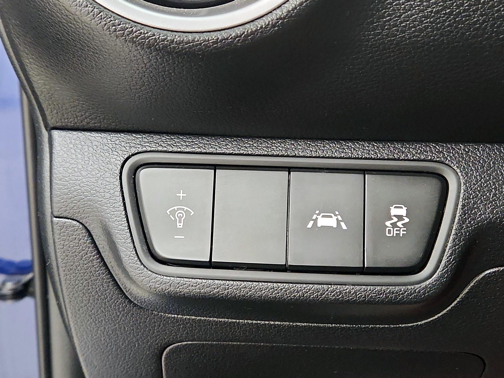 Thumbnail: 2020 Kia Forte - 13