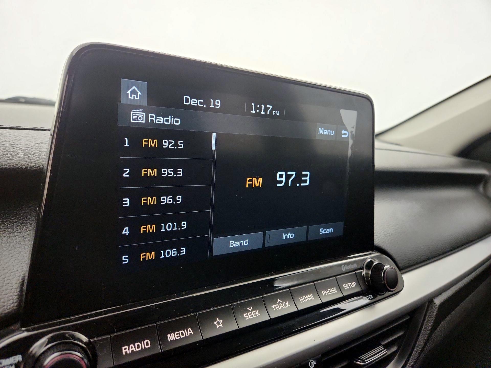 Thumbnail: 2020 Kia Forte - 15