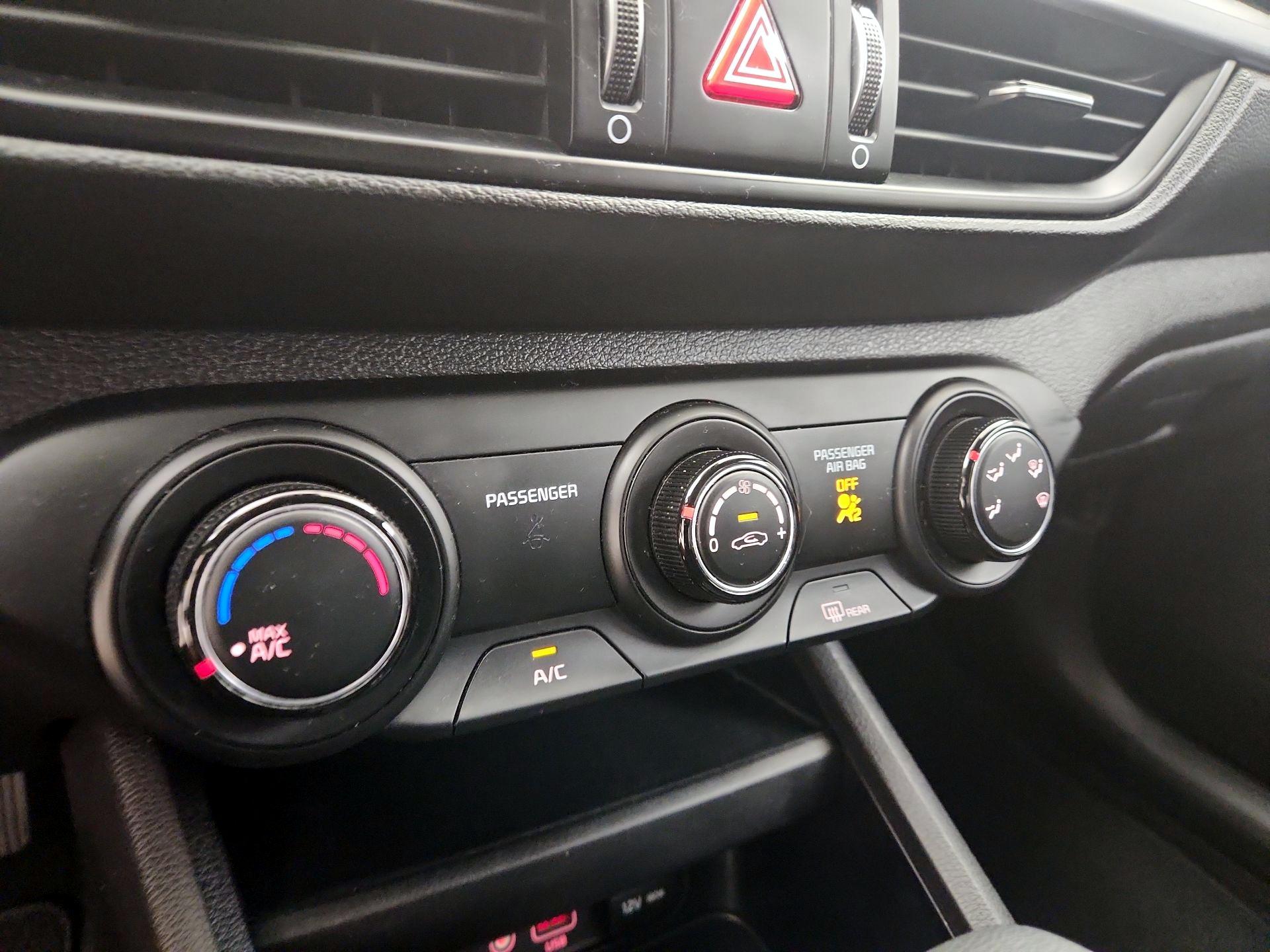 Thumbnail: 2020 Kia Forte - 16