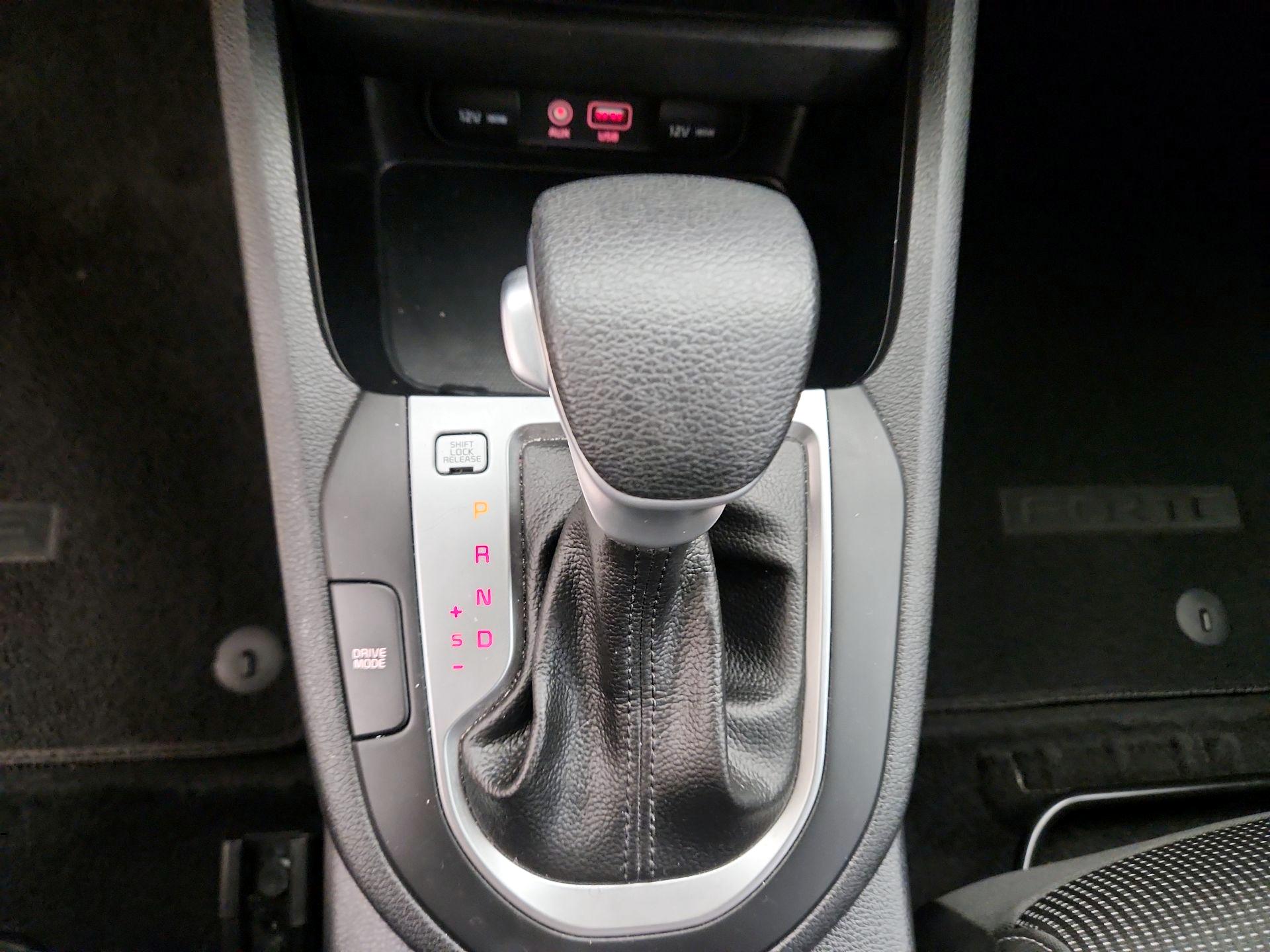 Thumbnail: 2020 Kia Forte - 17