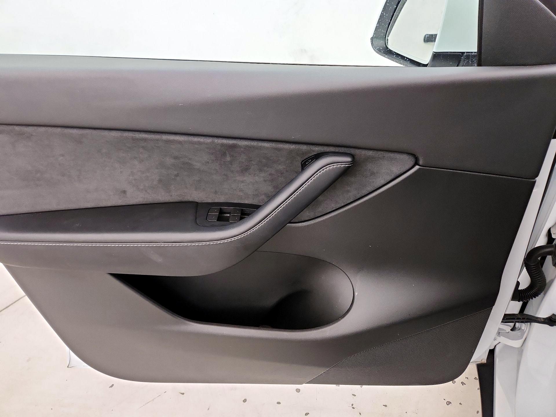 Thumbnail: 2022 Tesla Model Y - 12