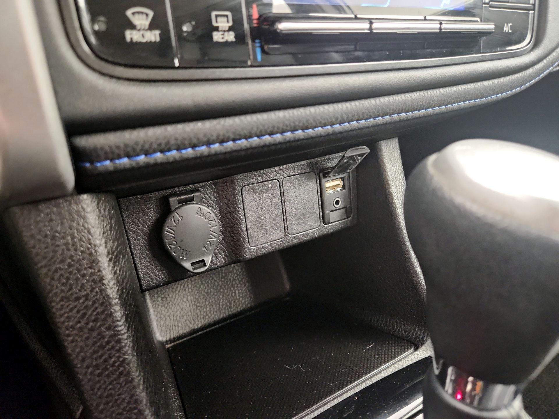 Thumbnail: 2017 Toyota Corolla - 18