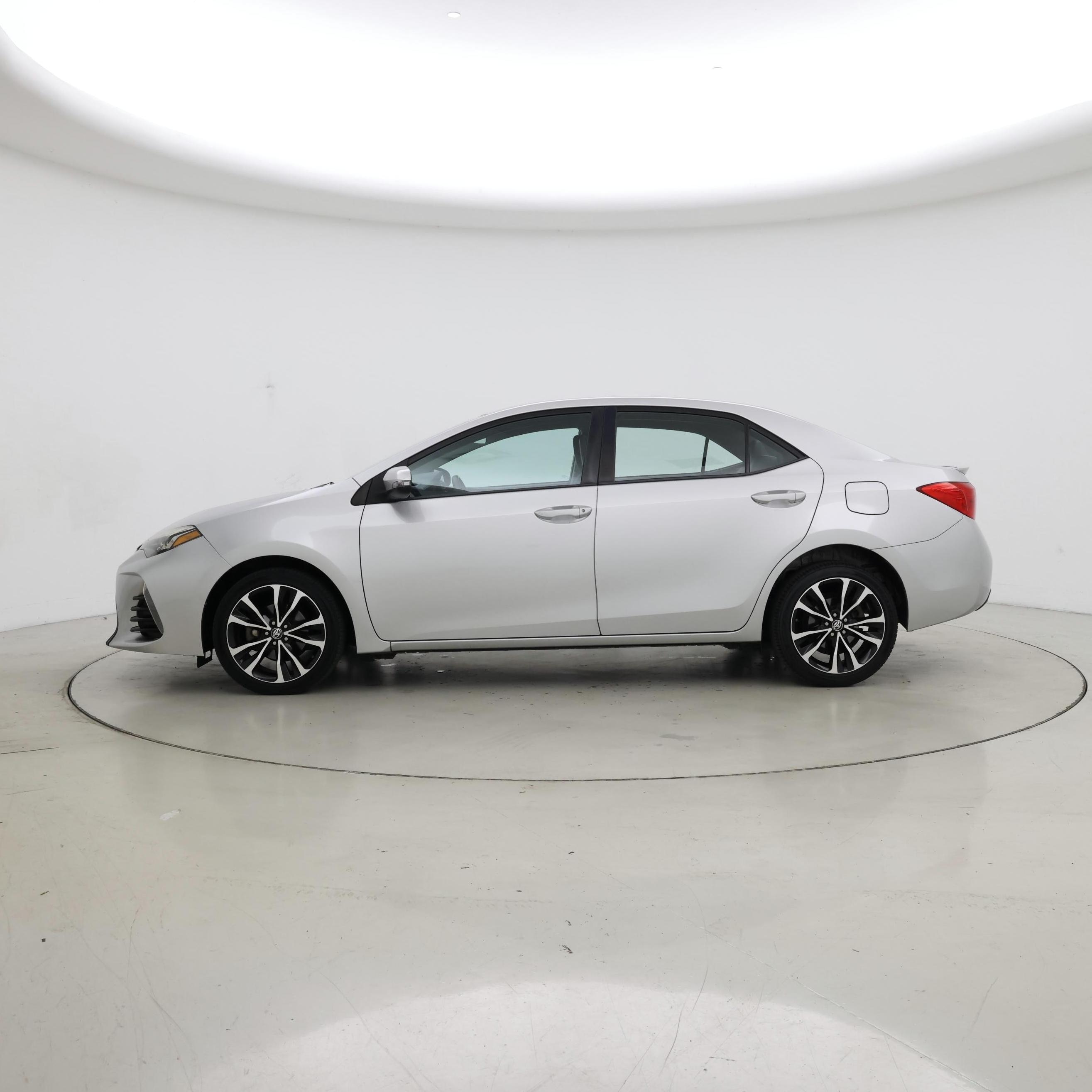 Thumbnail: 2017 Toyota Corolla - 3