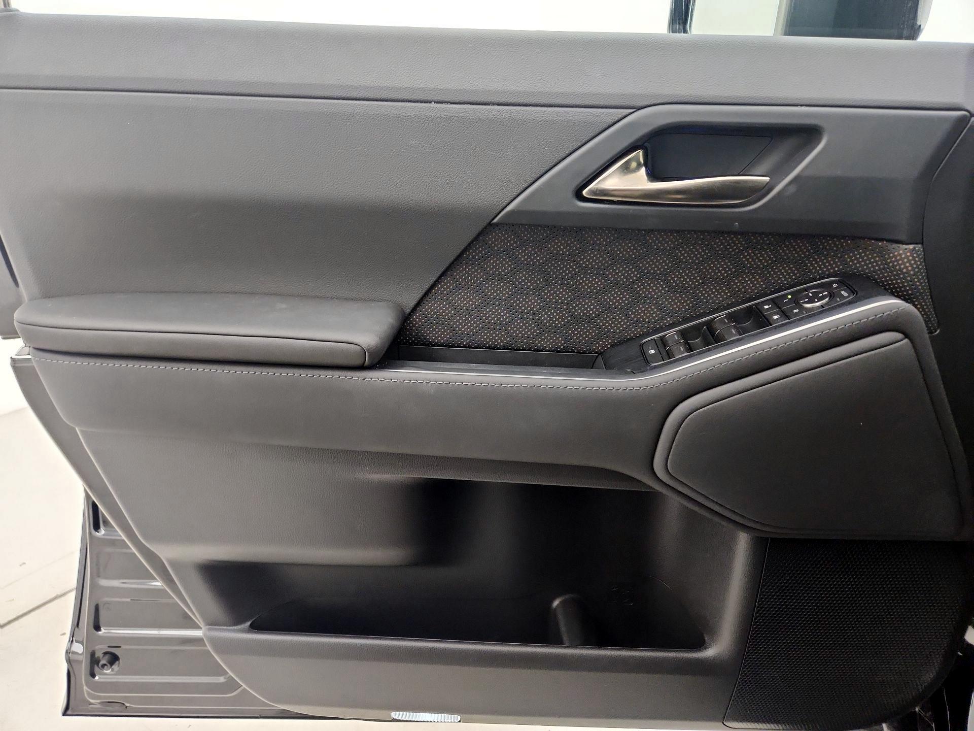 Thumbnail: 2025 Lexus GX - 12