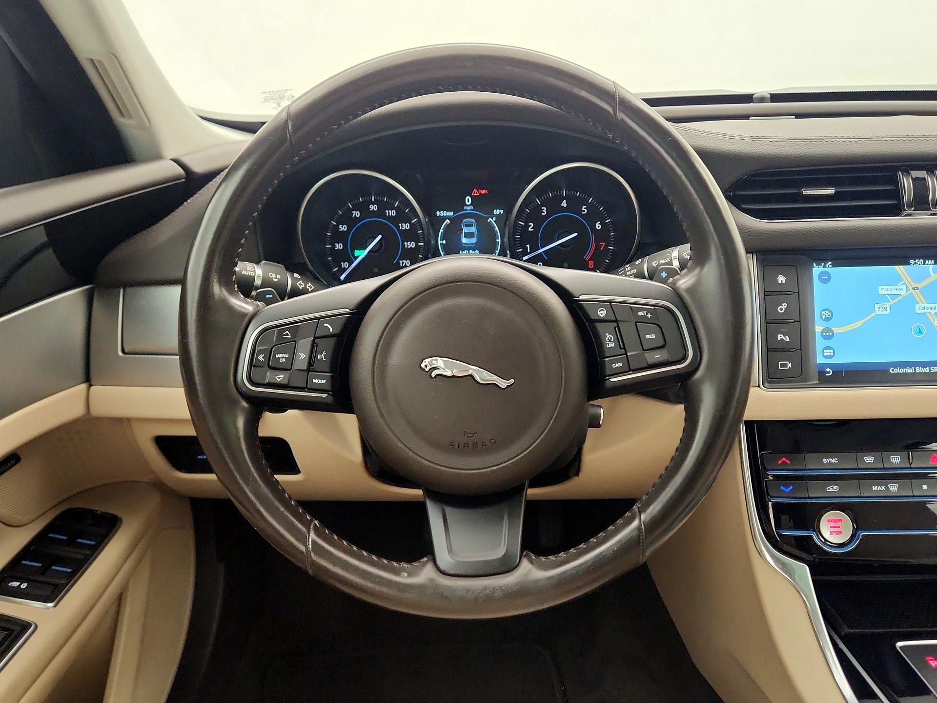 Thumbnail: 2017 Jaguar XF - 10