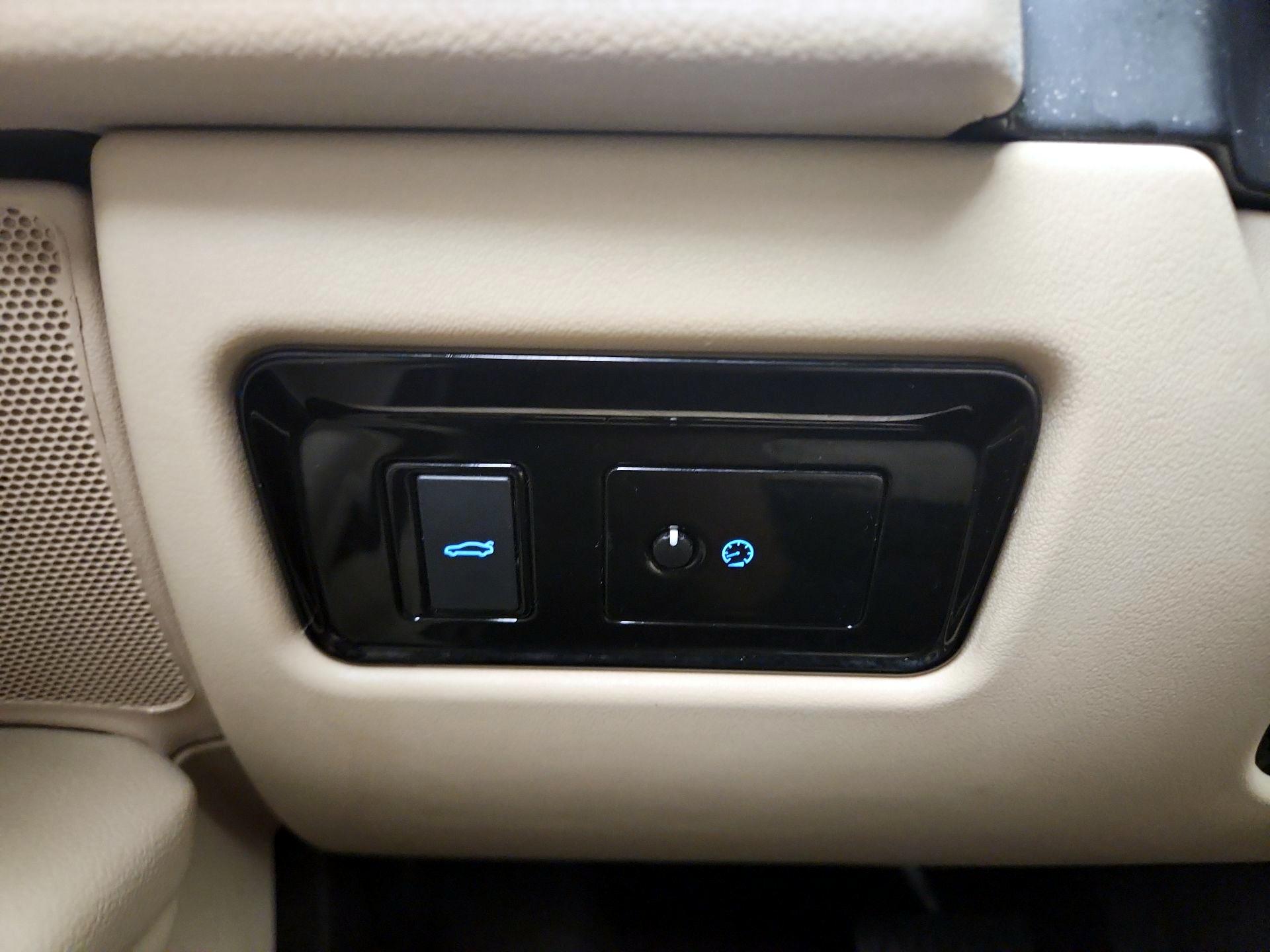 Thumbnail: 2017 Jaguar XF - 13