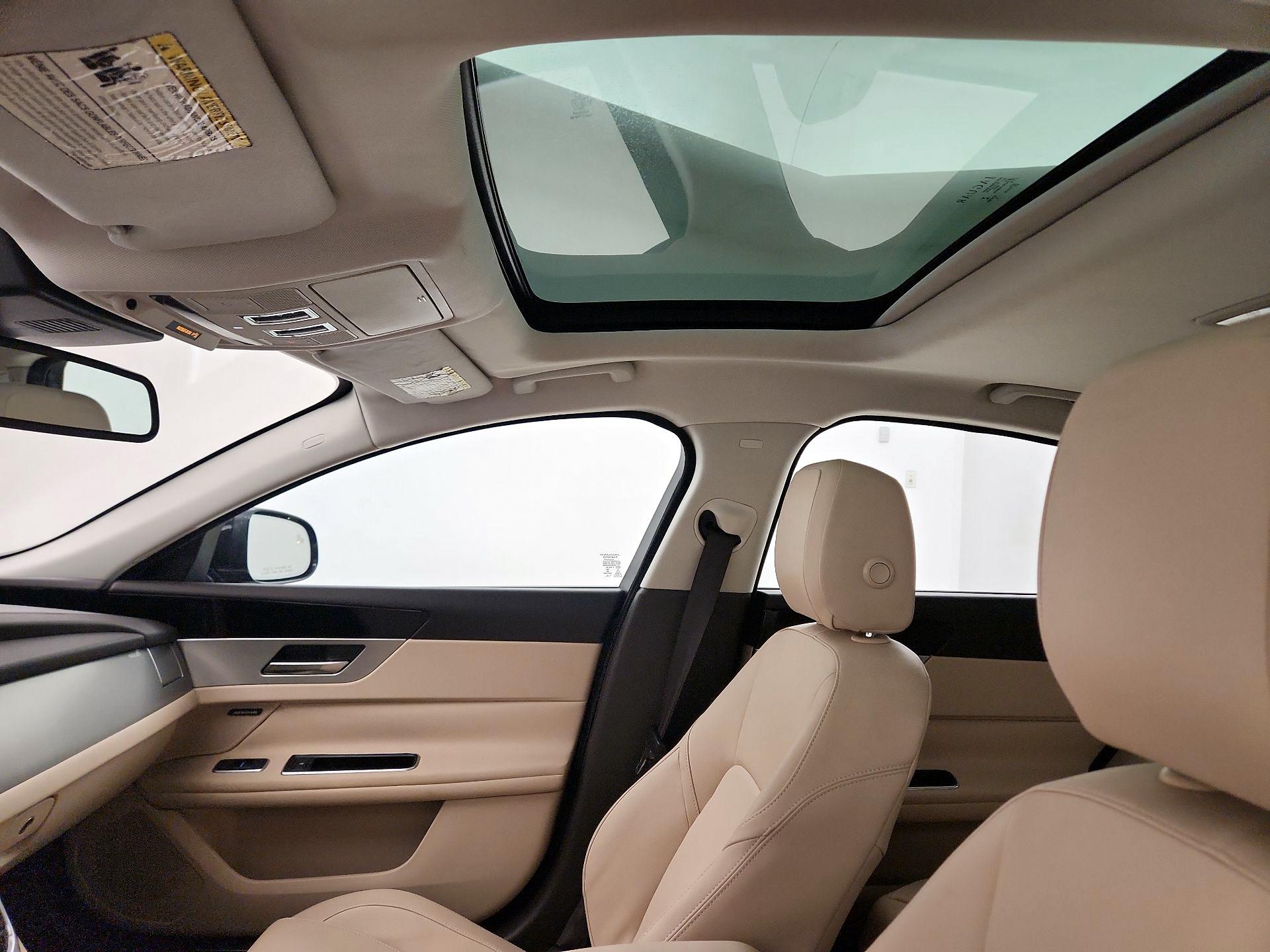 Thumbnail: 2017 Jaguar XF - 20