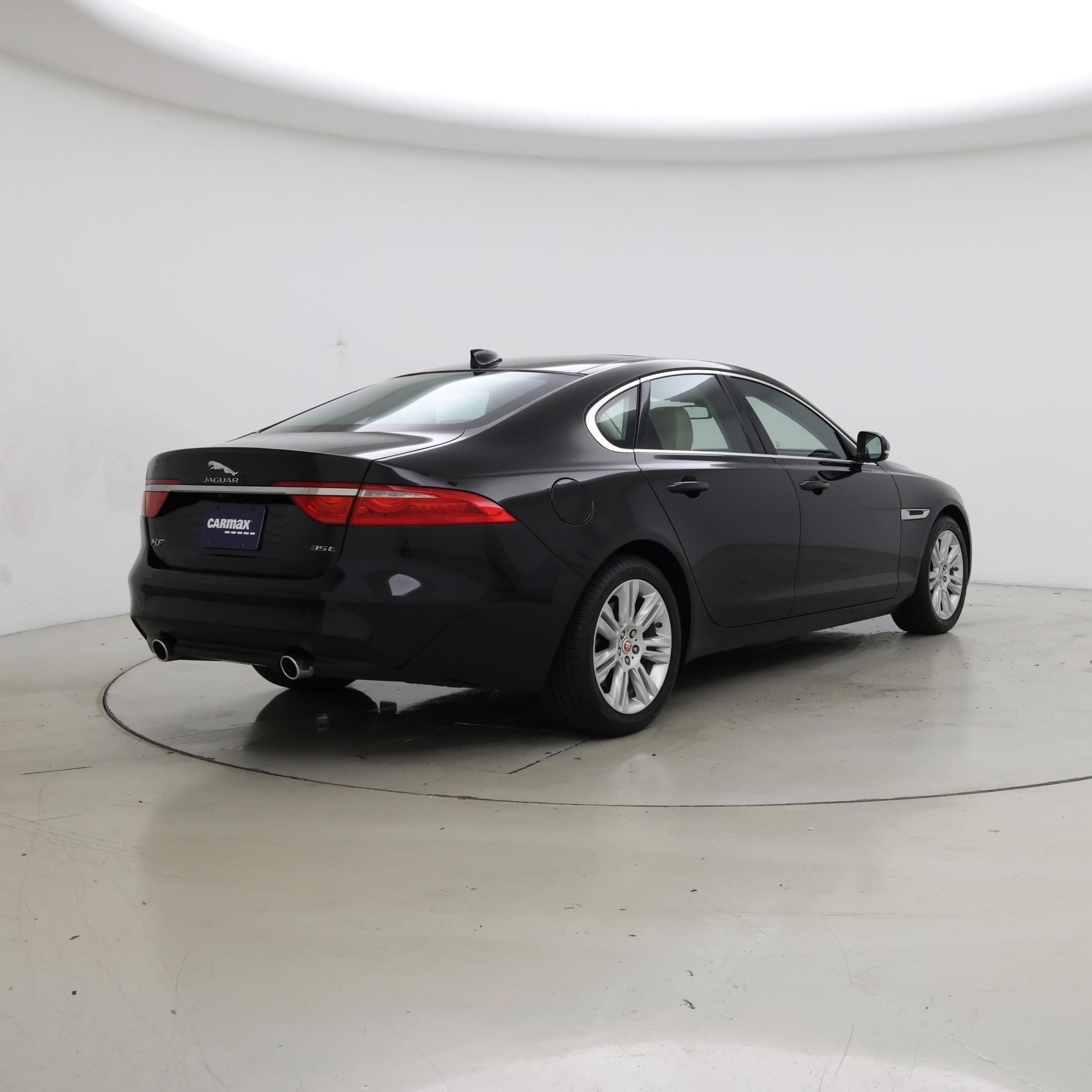 Thumbnail: 2017 Jaguar XF - 8