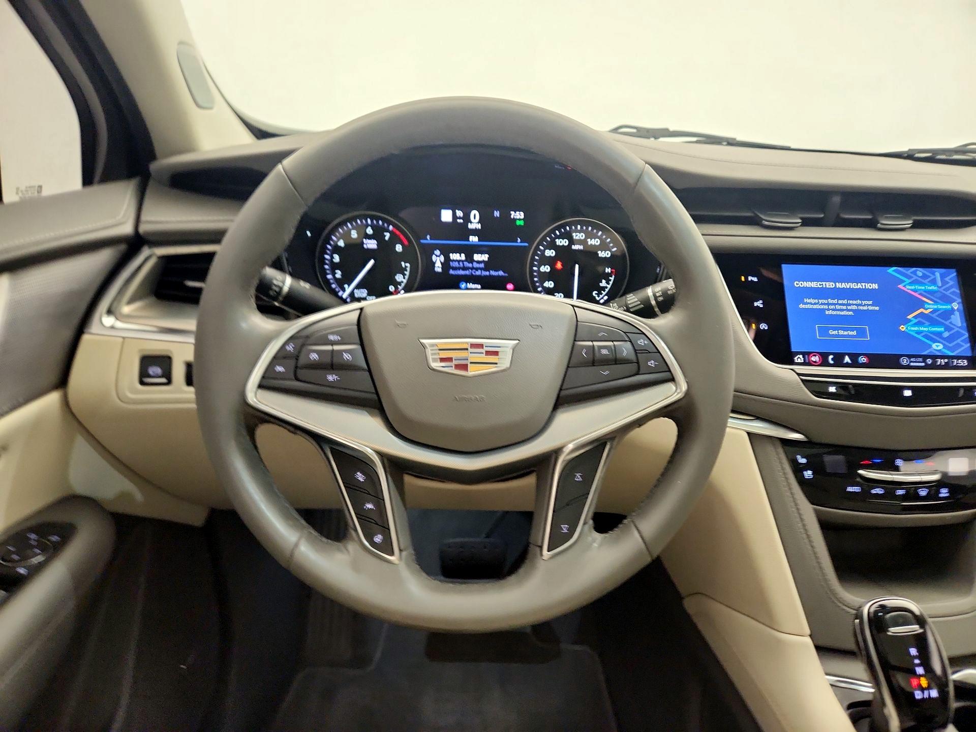 Thumbnail: 2021 Cadillac XT5 - 10
