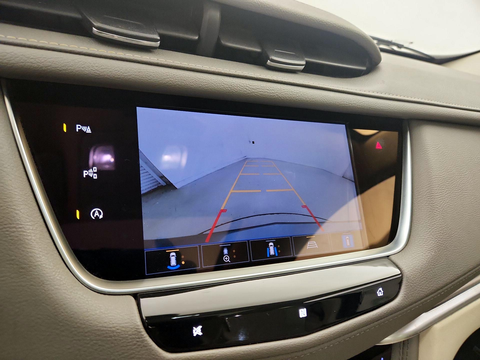 Thumbnail: 2021 Cadillac XT5 - 15