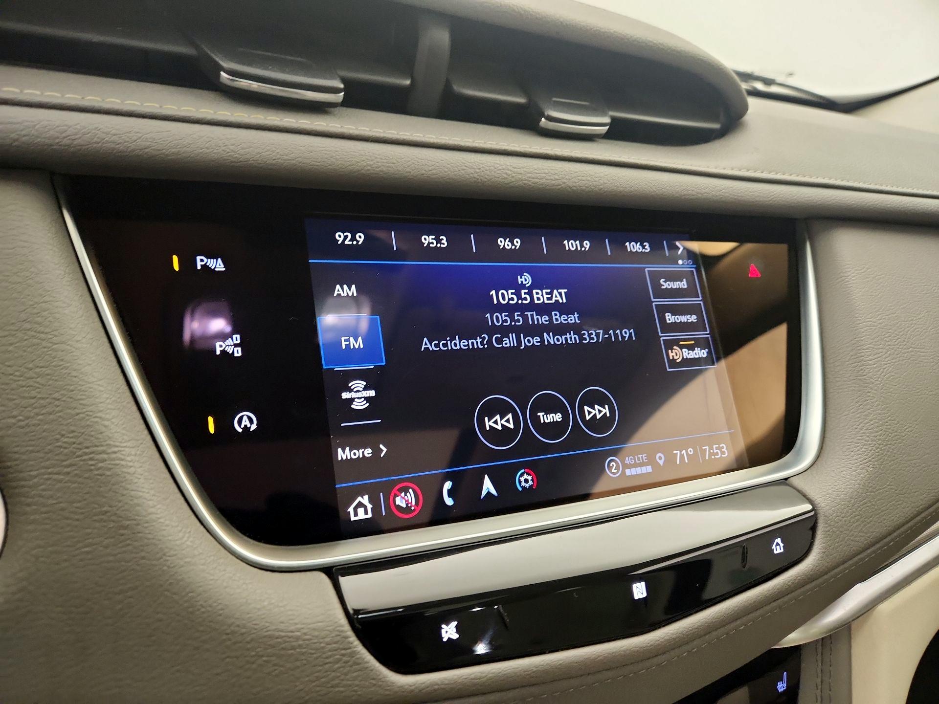 Thumbnail: 2021 Cadillac XT5 - 16