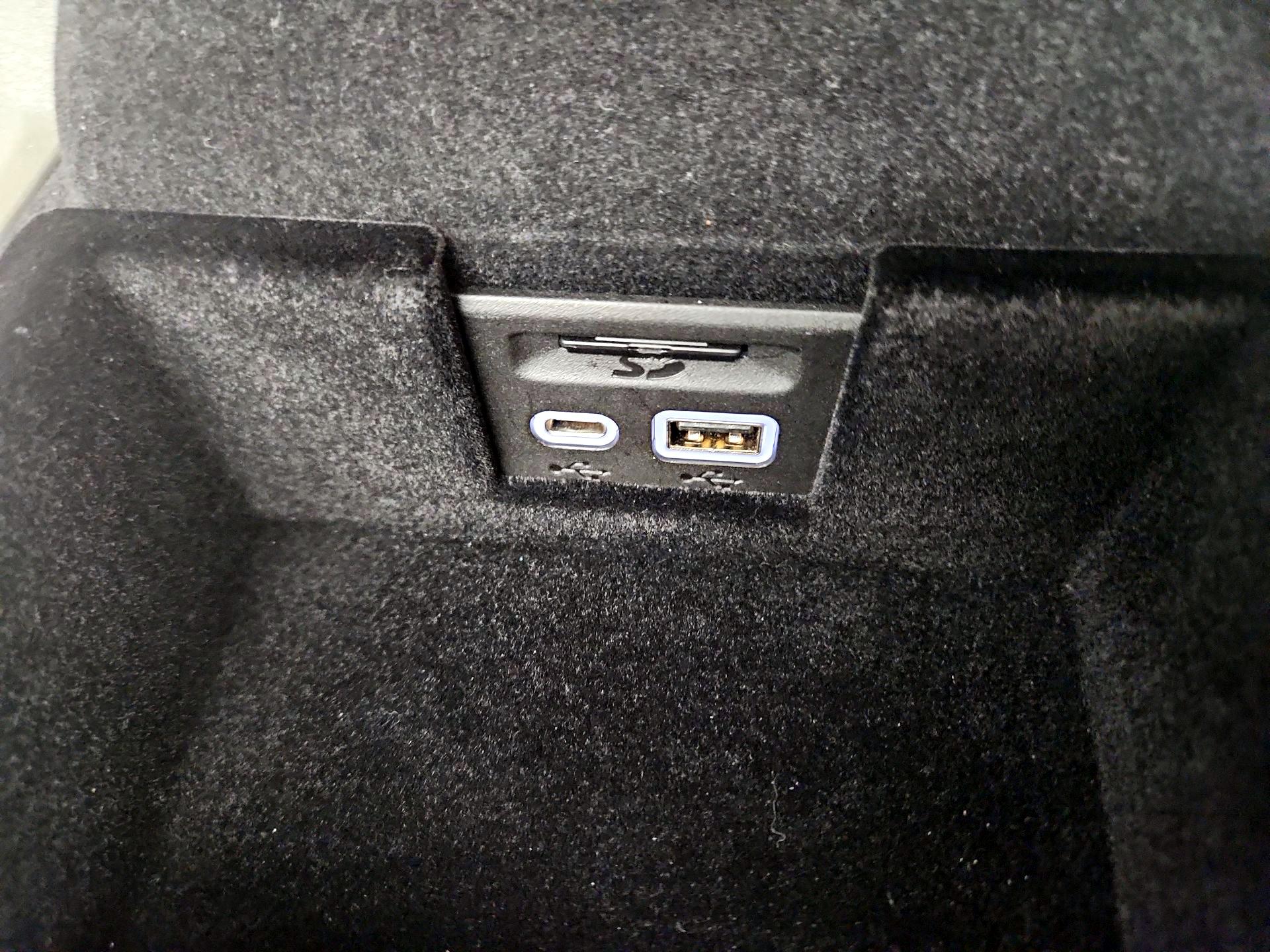 Thumbnail: 2021 Cadillac XT5 - 19