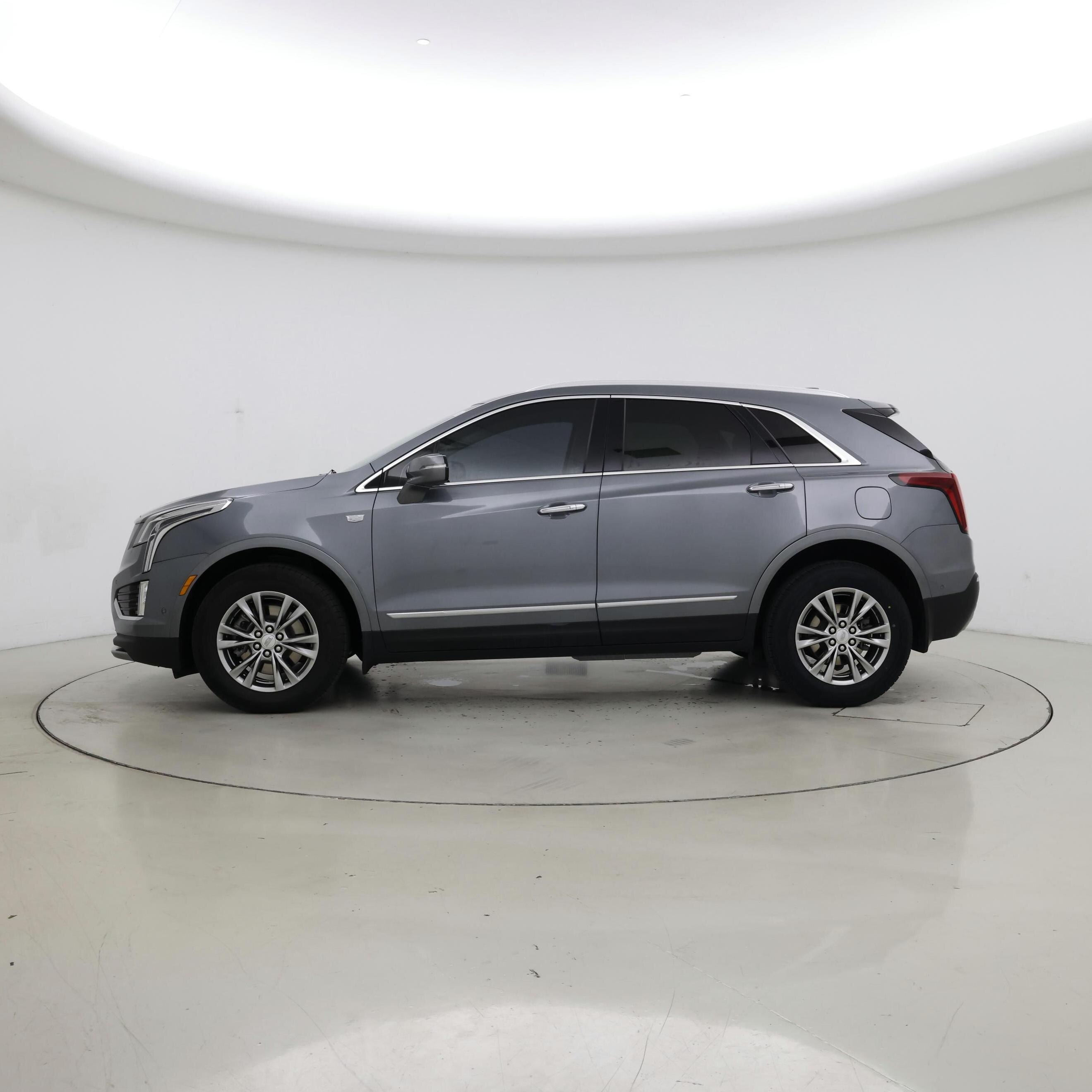 Thumbnail: 2021 Cadillac XT5 - 3