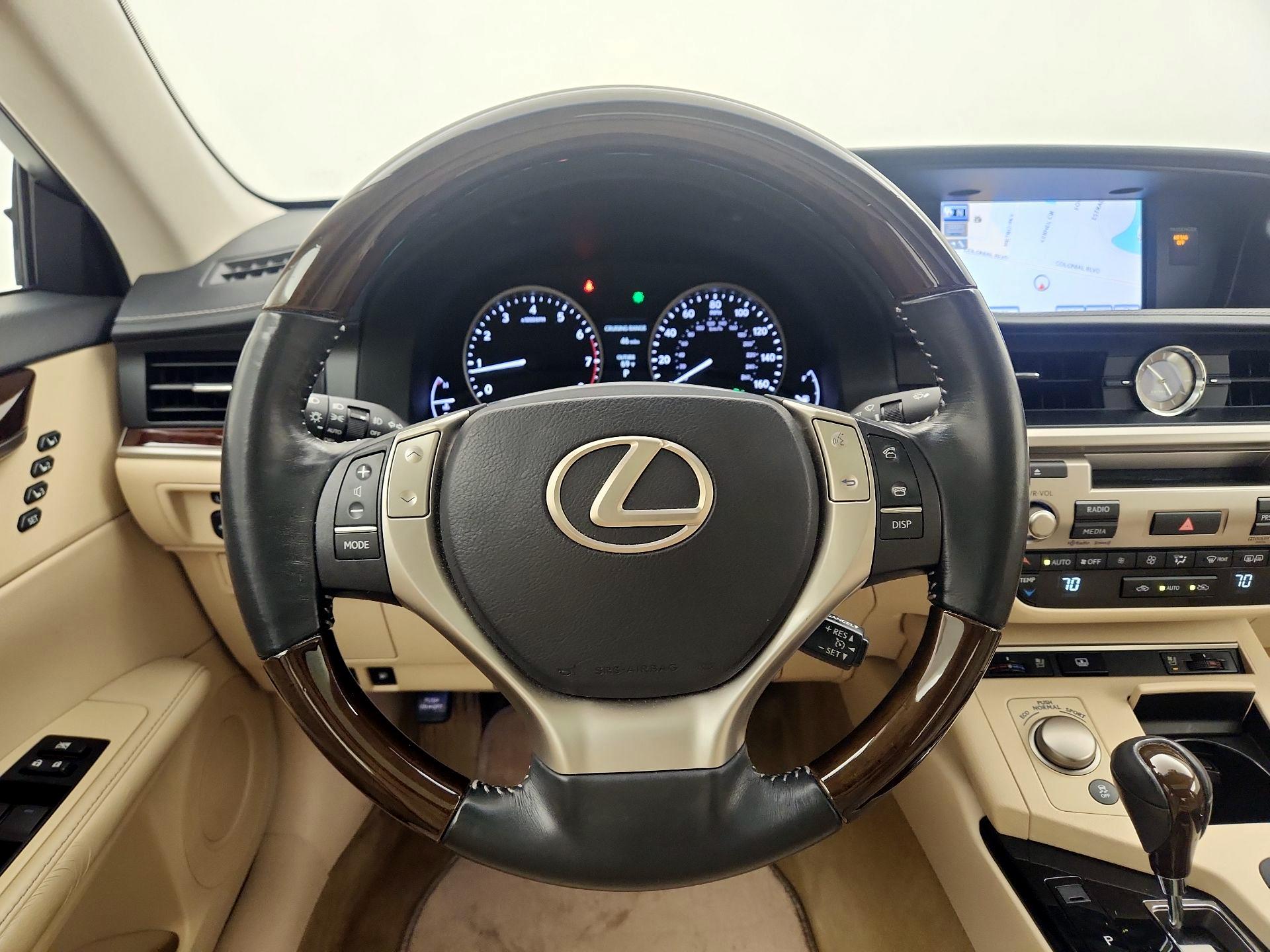 Thumbnail: 2014 Lexus ES - 10