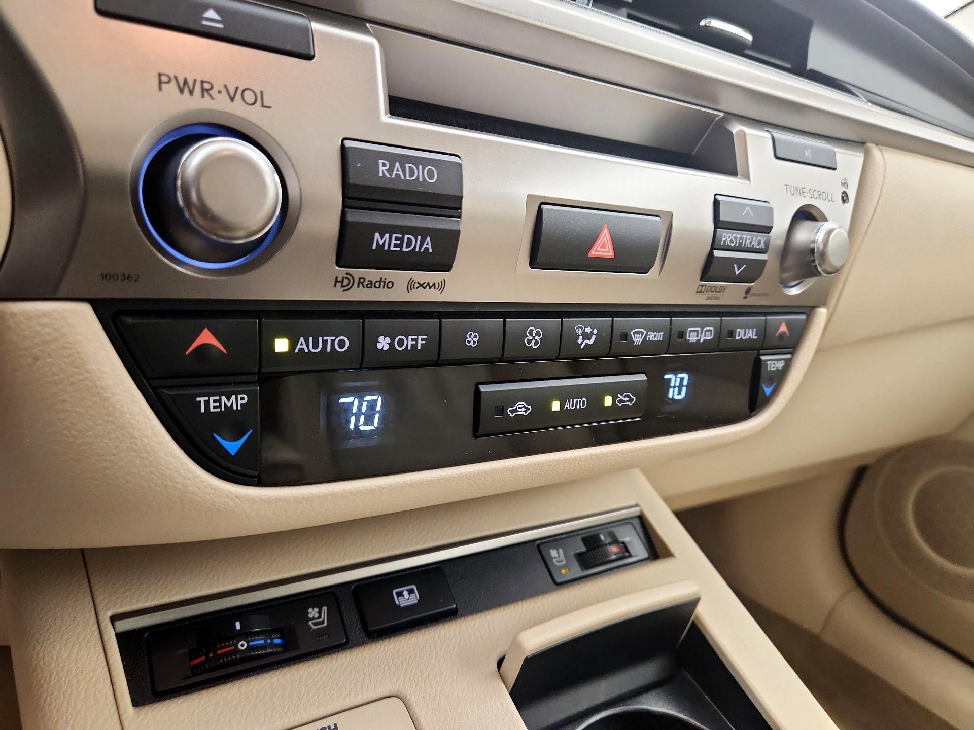 Thumbnail: 2014 Lexus ES - 17