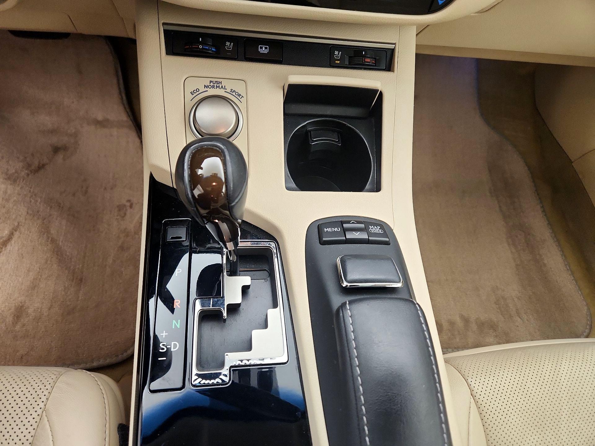 Thumbnail: 2014 Lexus ES - 18