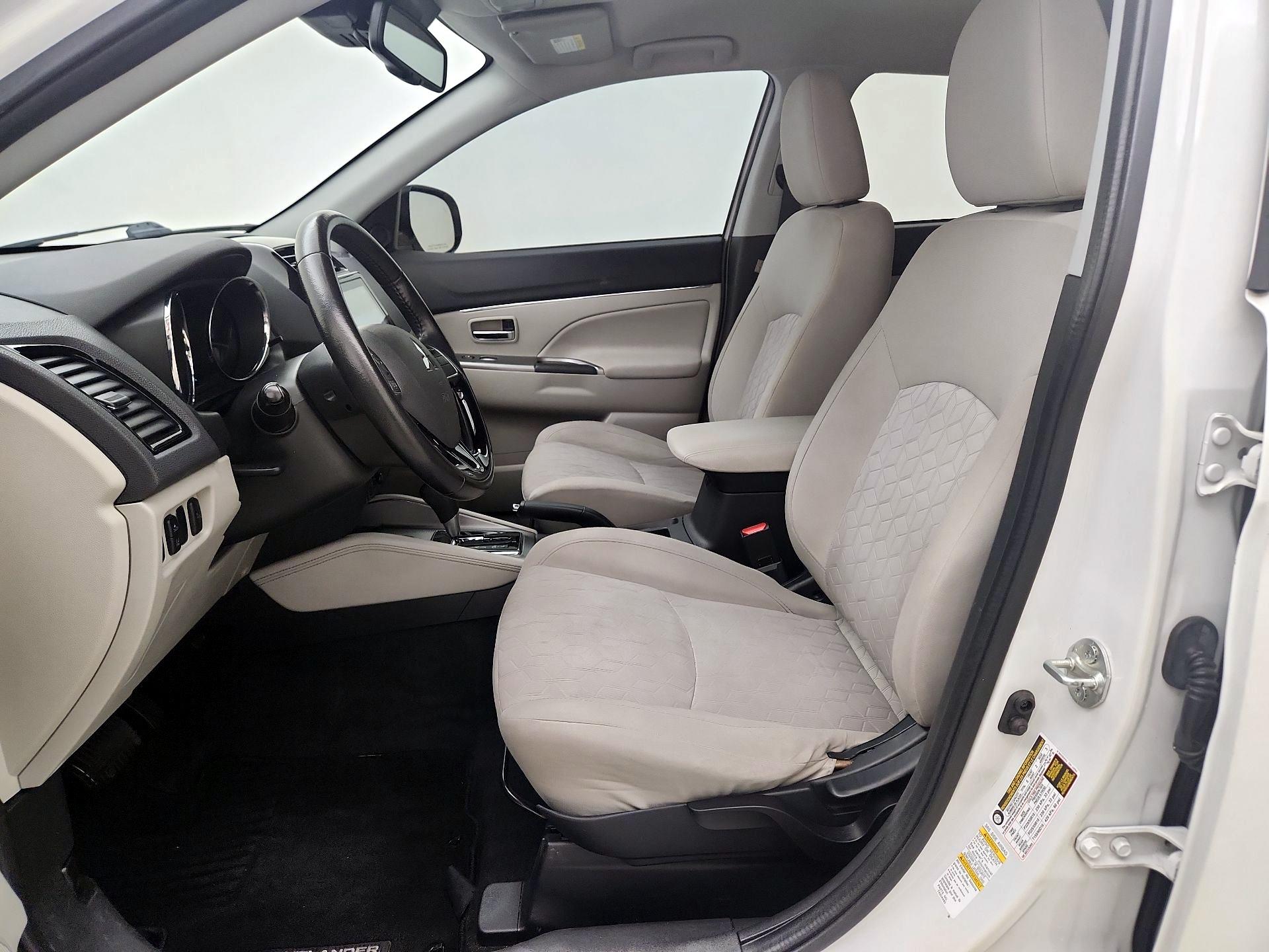 Thumbnail: 2020 Mitsubishi Outlander Sport - 11