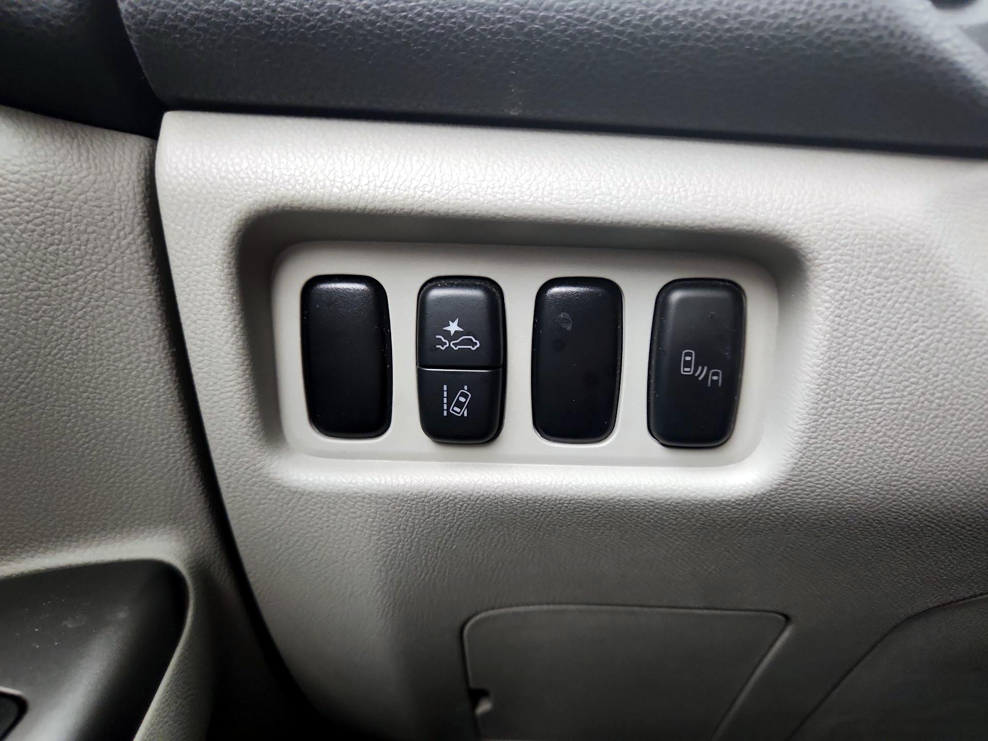 Thumbnail: 2020 Mitsubishi Outlander Sport - 13