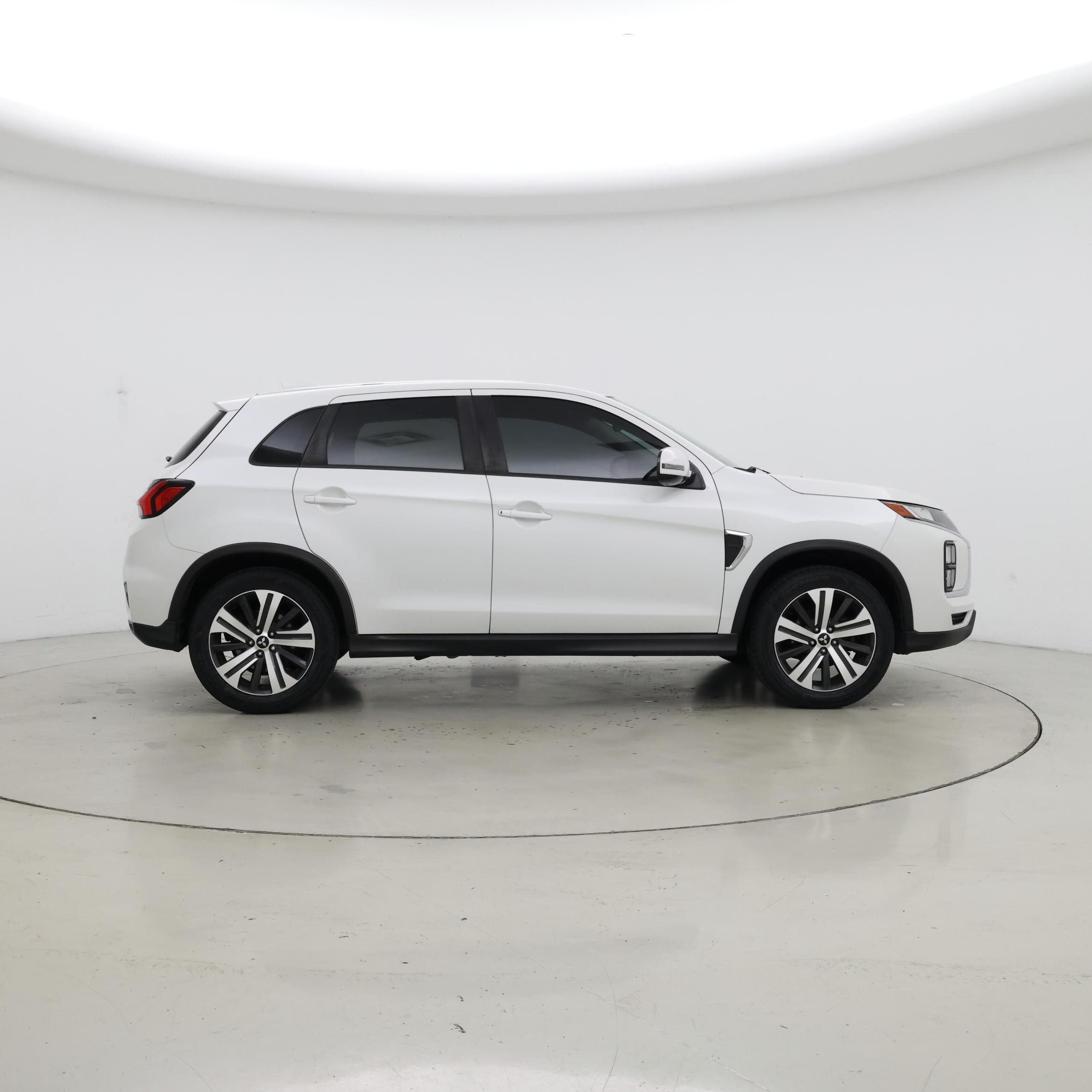 Thumbnail: 2020 Mitsubishi Outlander Sport - 7