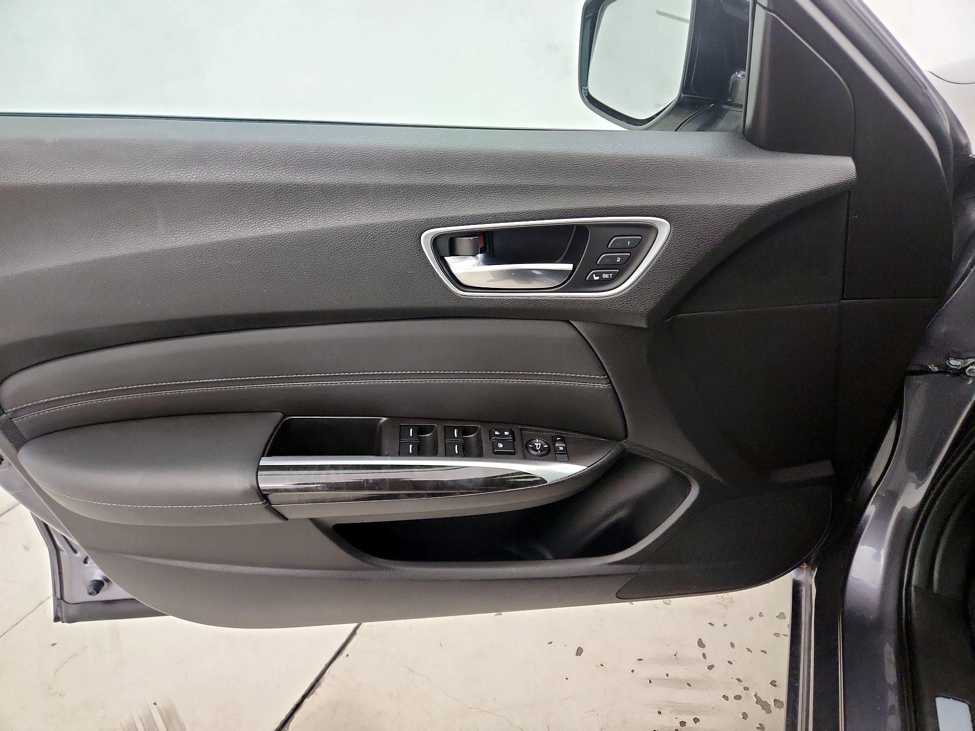 Thumbnail: 2018 Acura TLX - 12