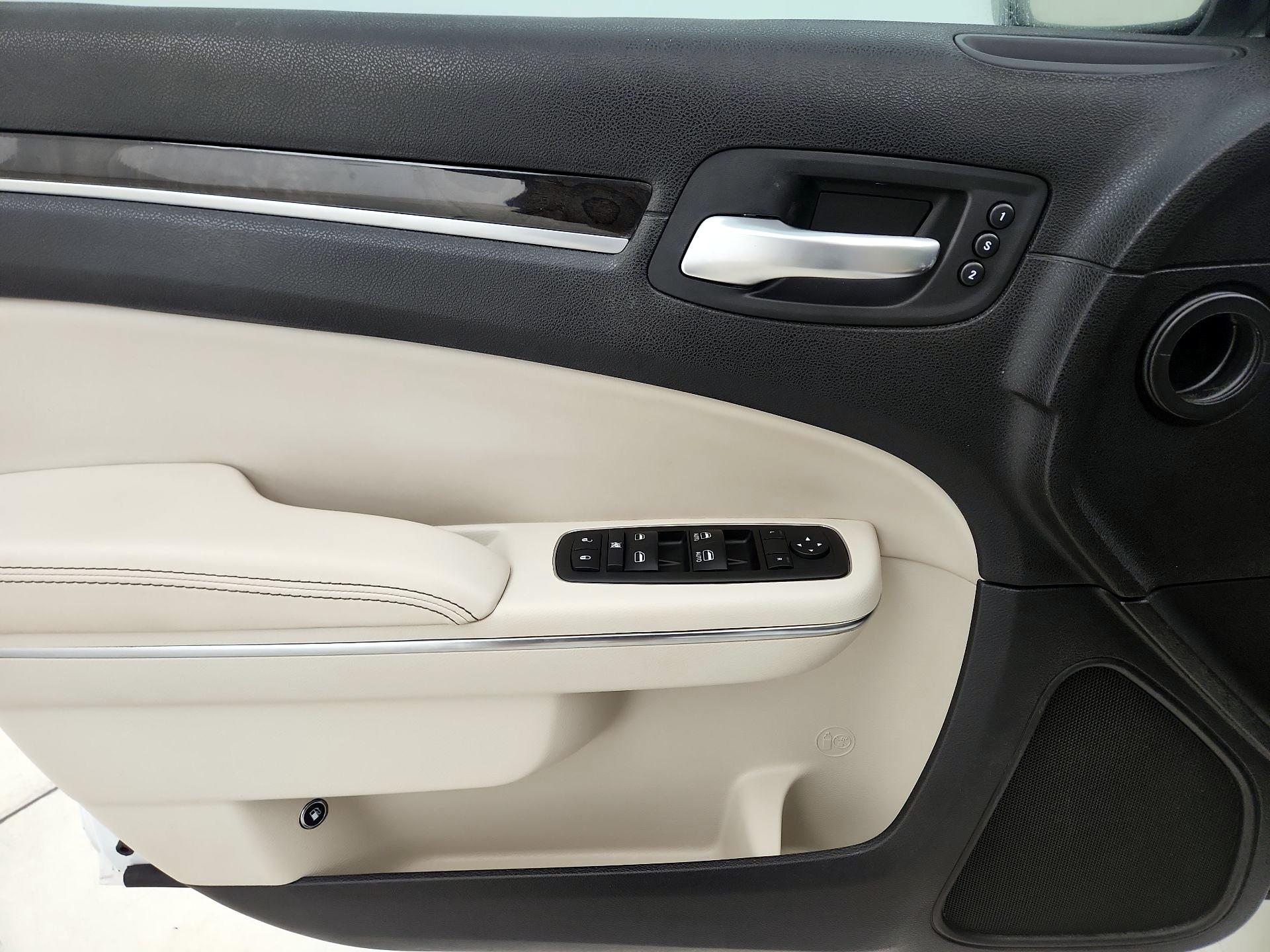 Thumbnail: 2015 Chrysler 300 - 12